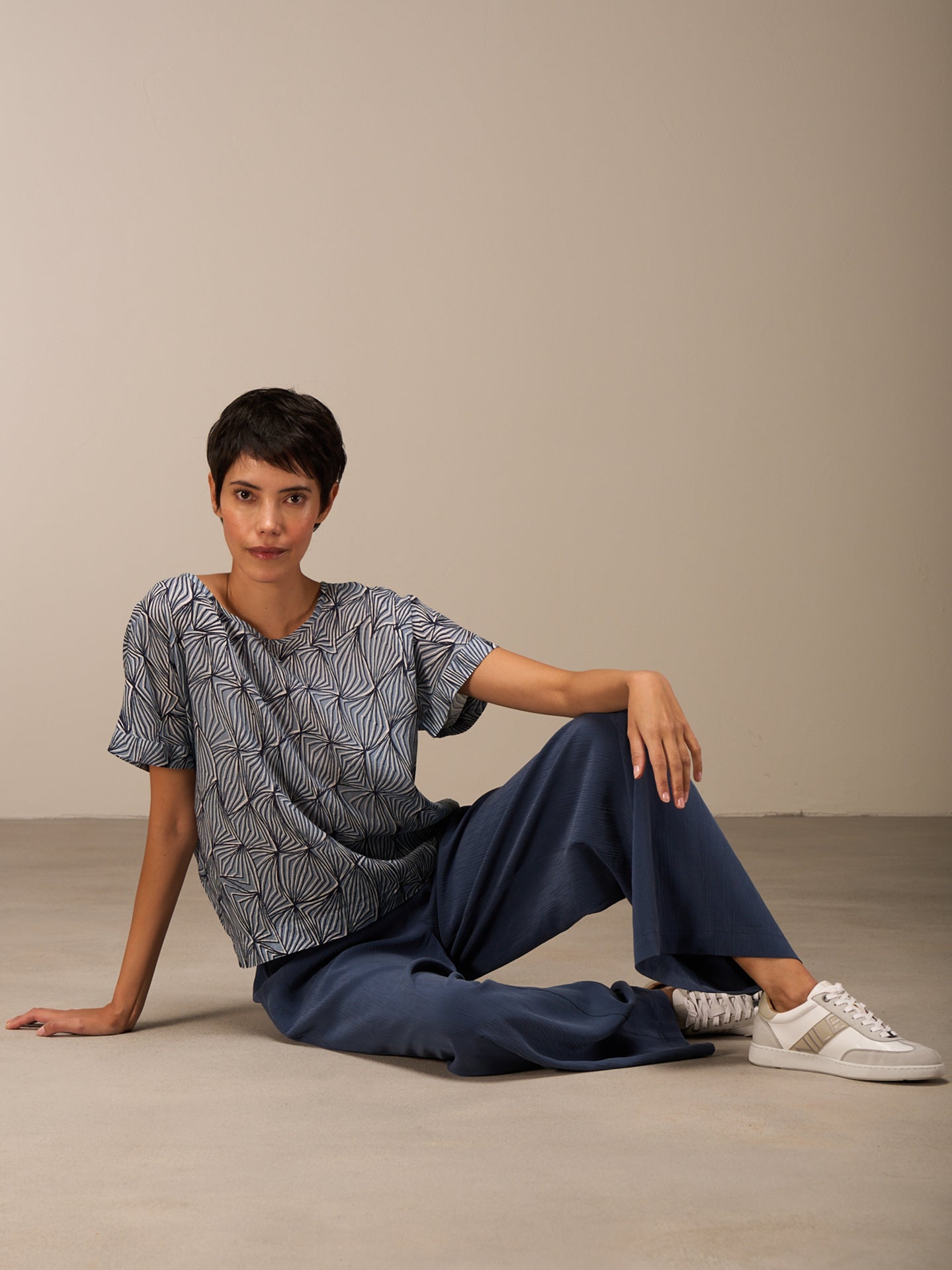 Round-neck blouse