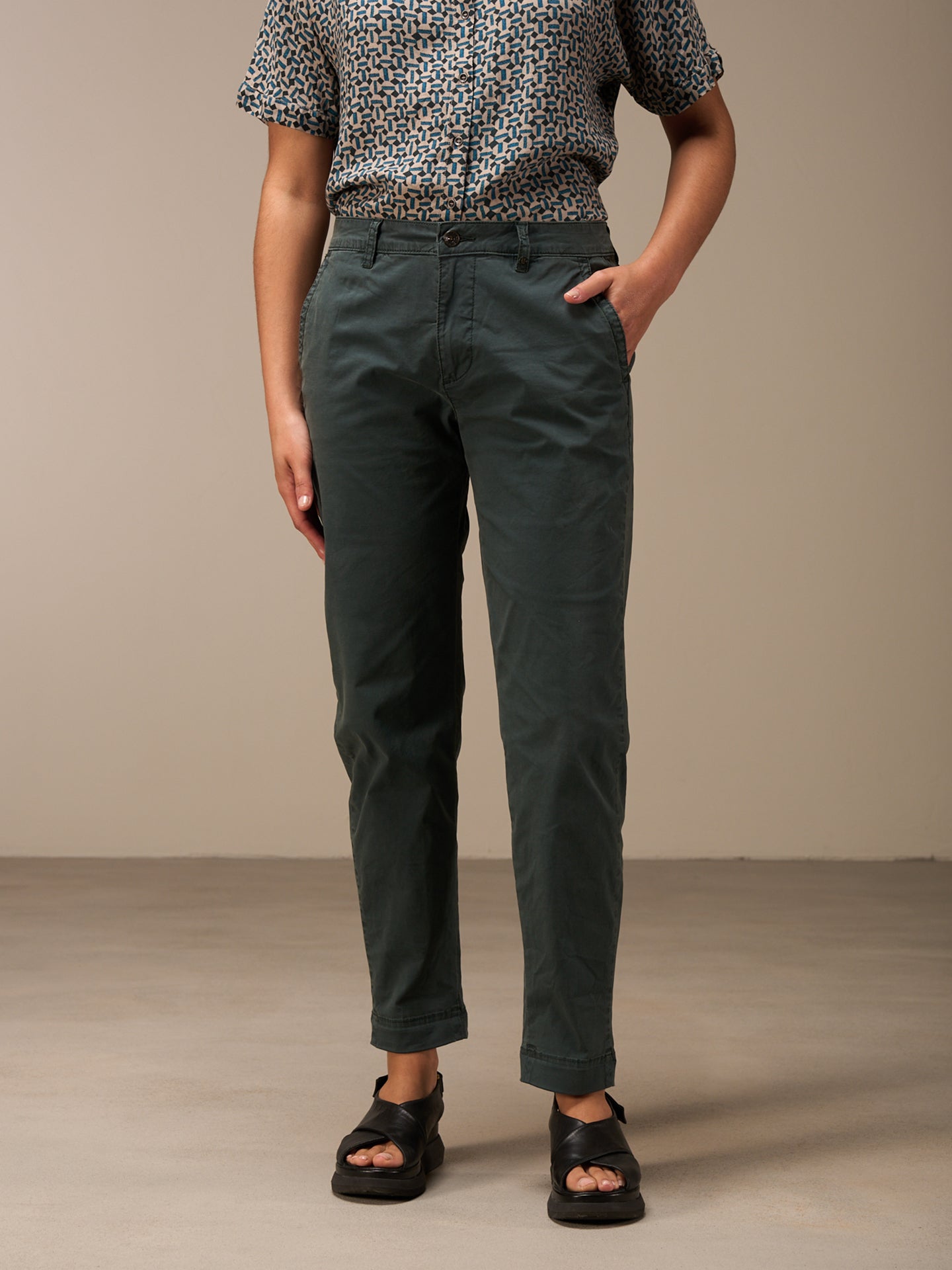 Chinos