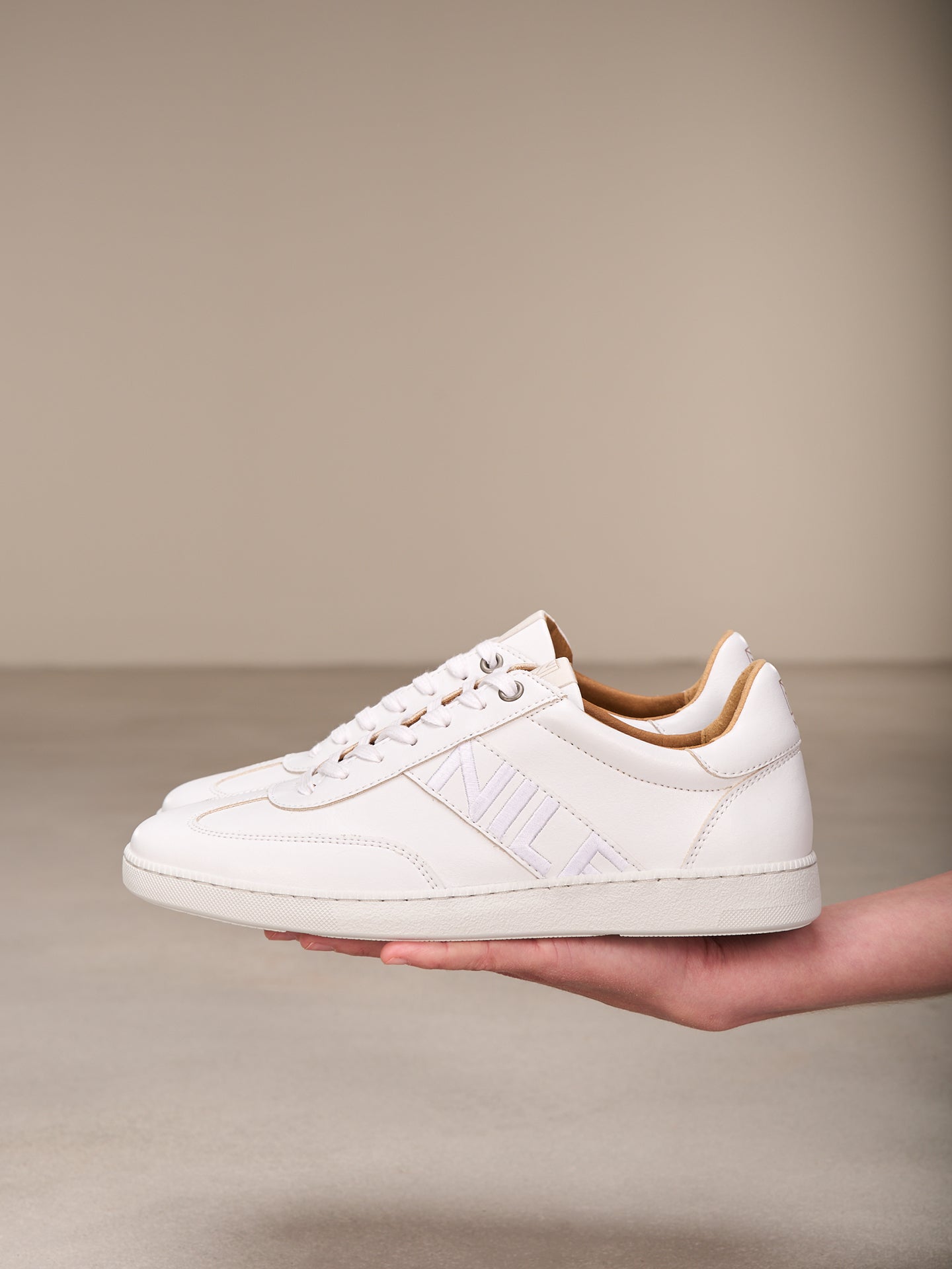 N84 sneakers