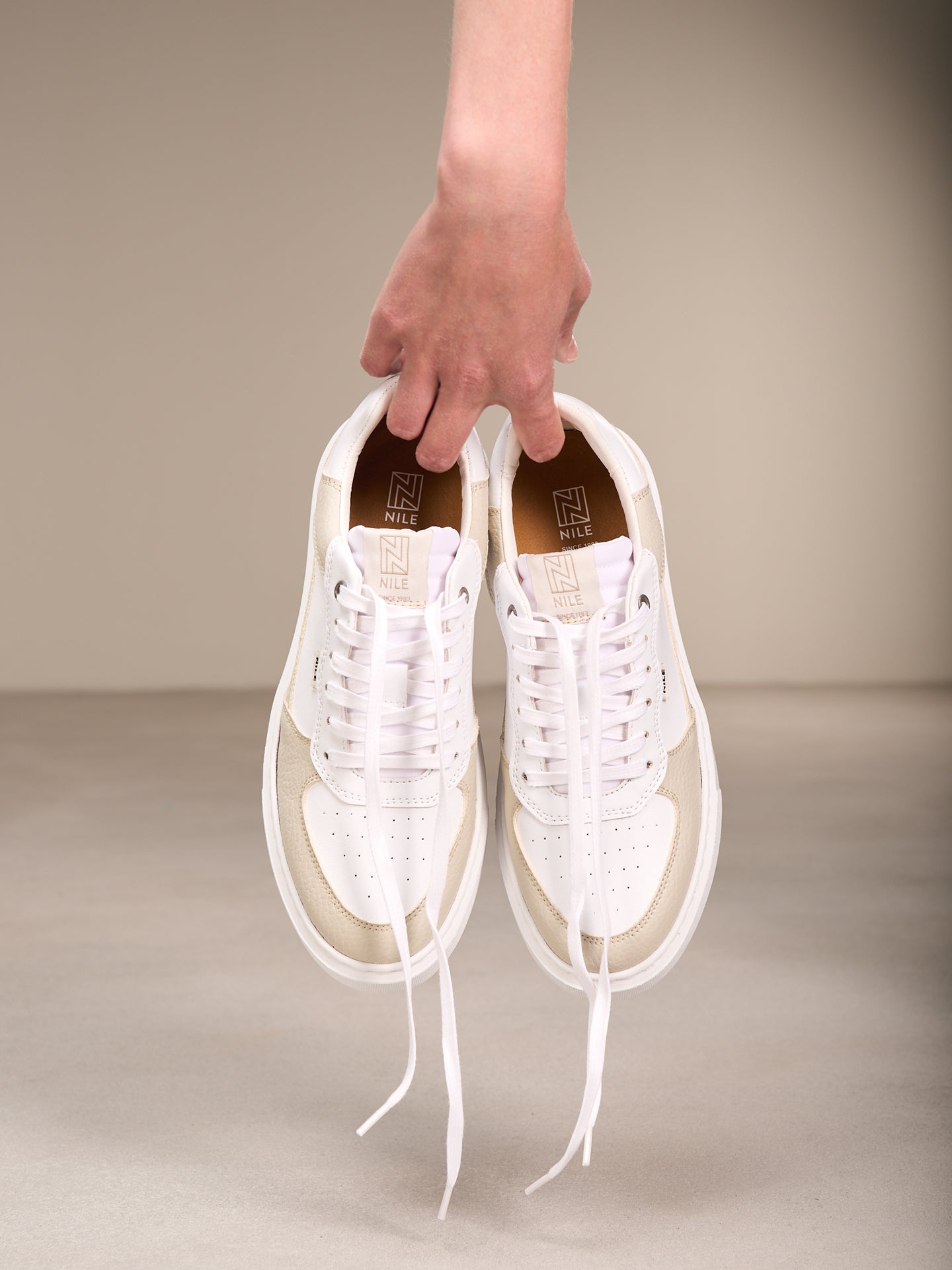 N86 sneakers