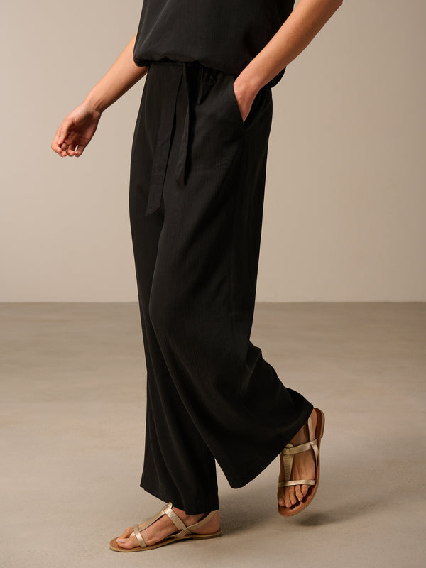 Wide-leg pants