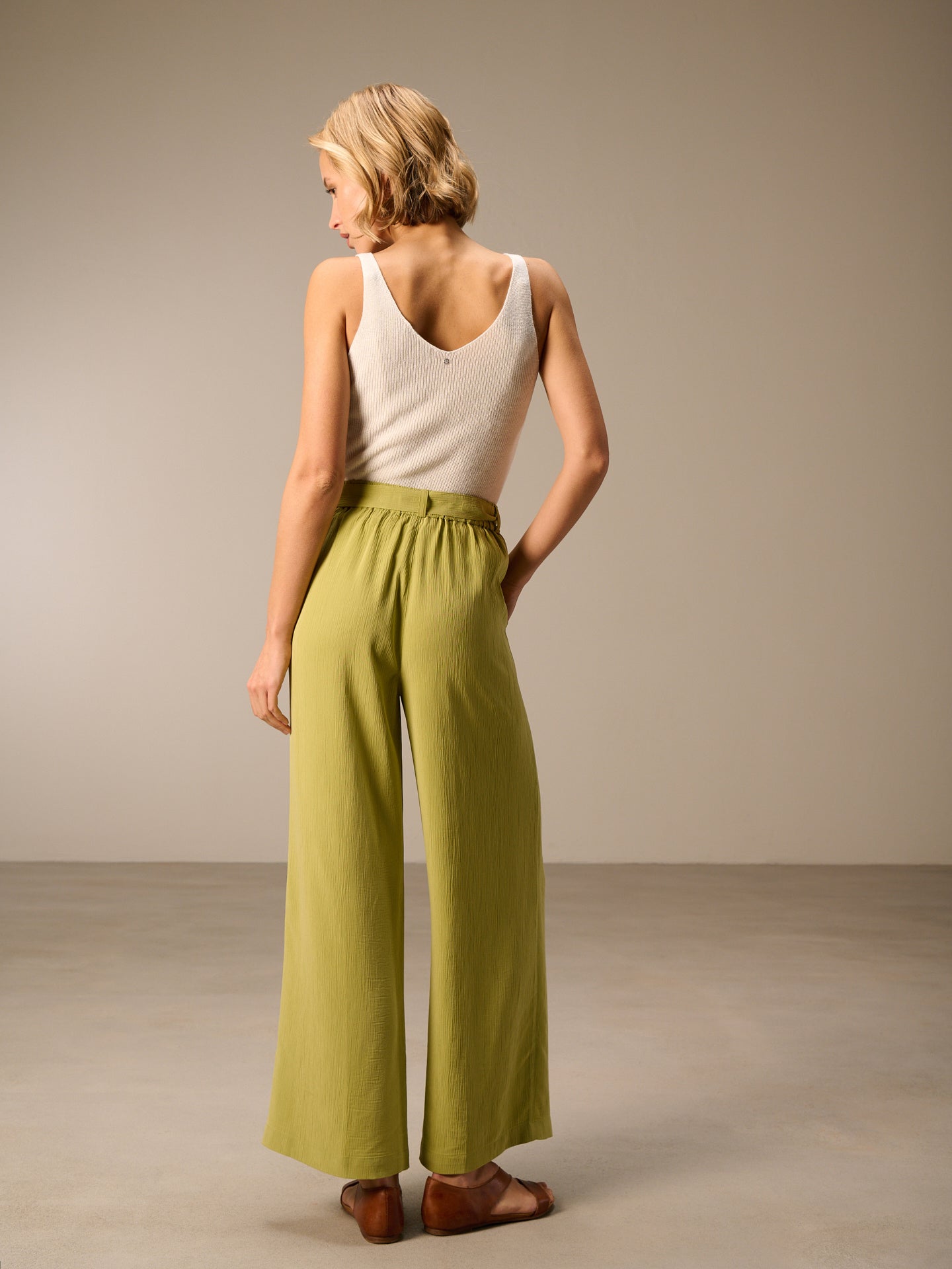 Wide-leg pants