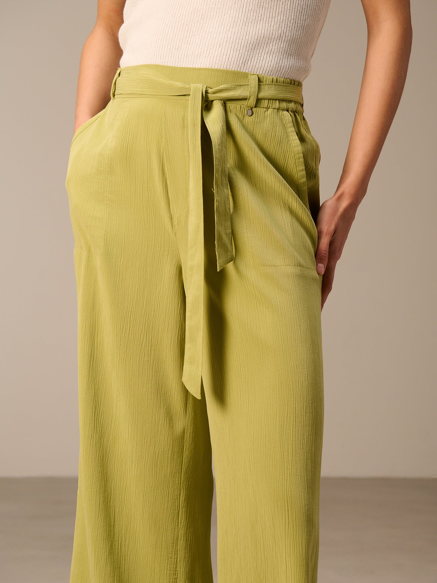 Wide-leg pants