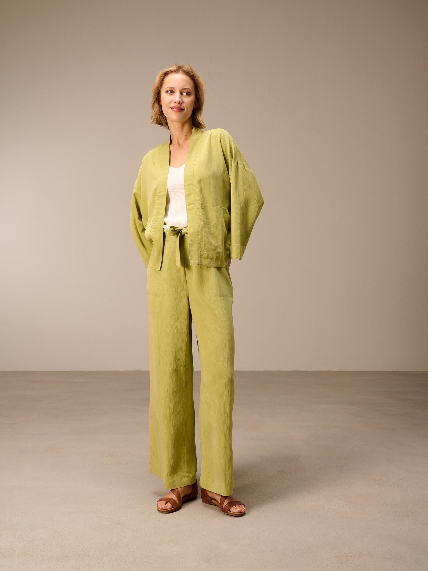 Wide-leg pants
