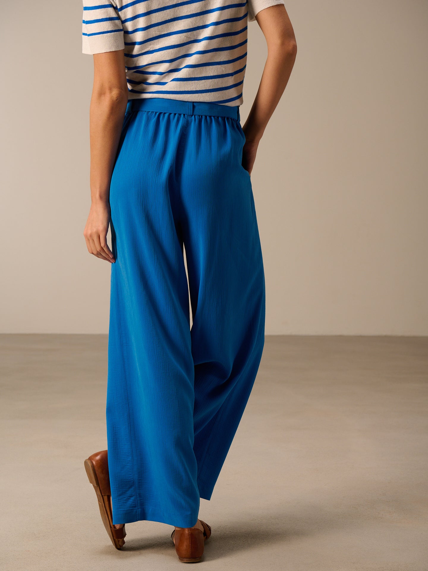 Wide-leg pants