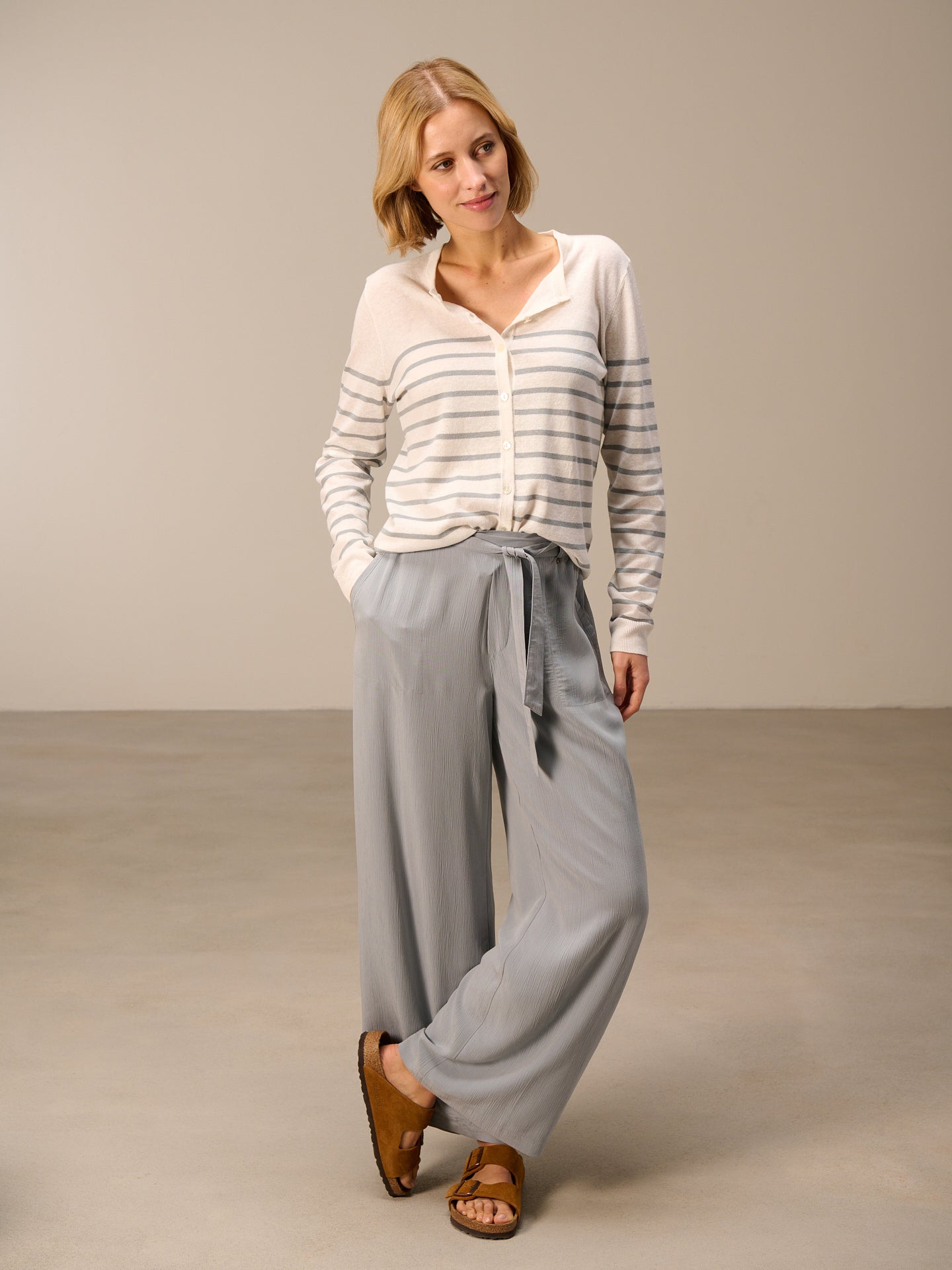 Wide-leg pants