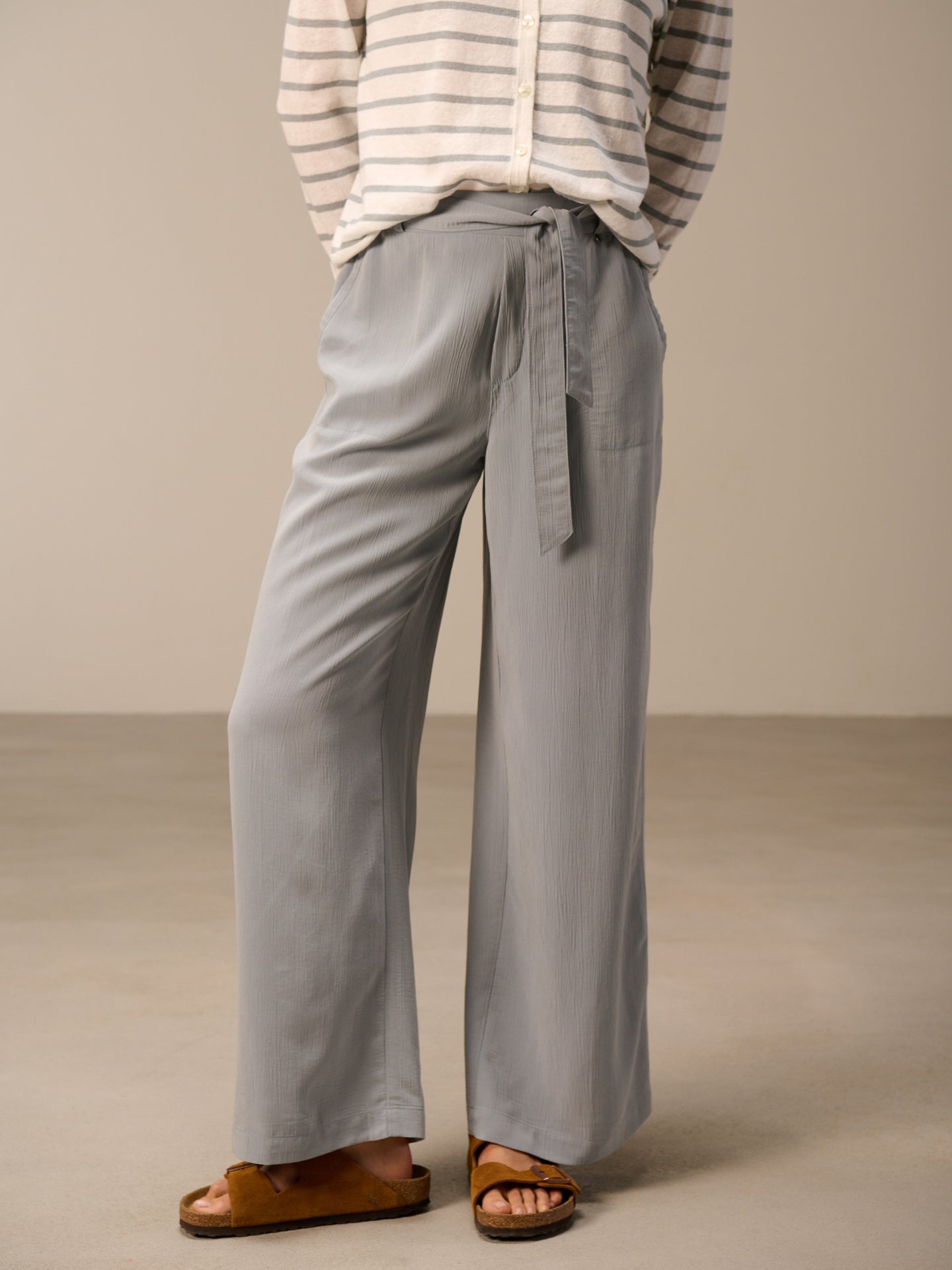 Wide-leg pants