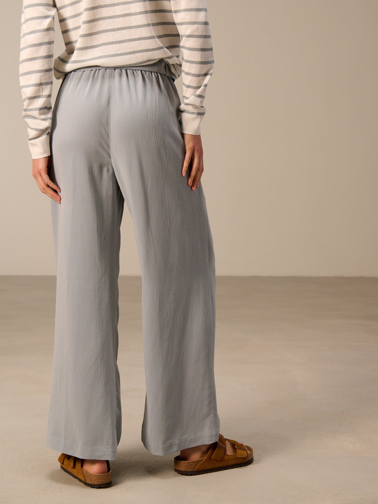Wide-leg pants