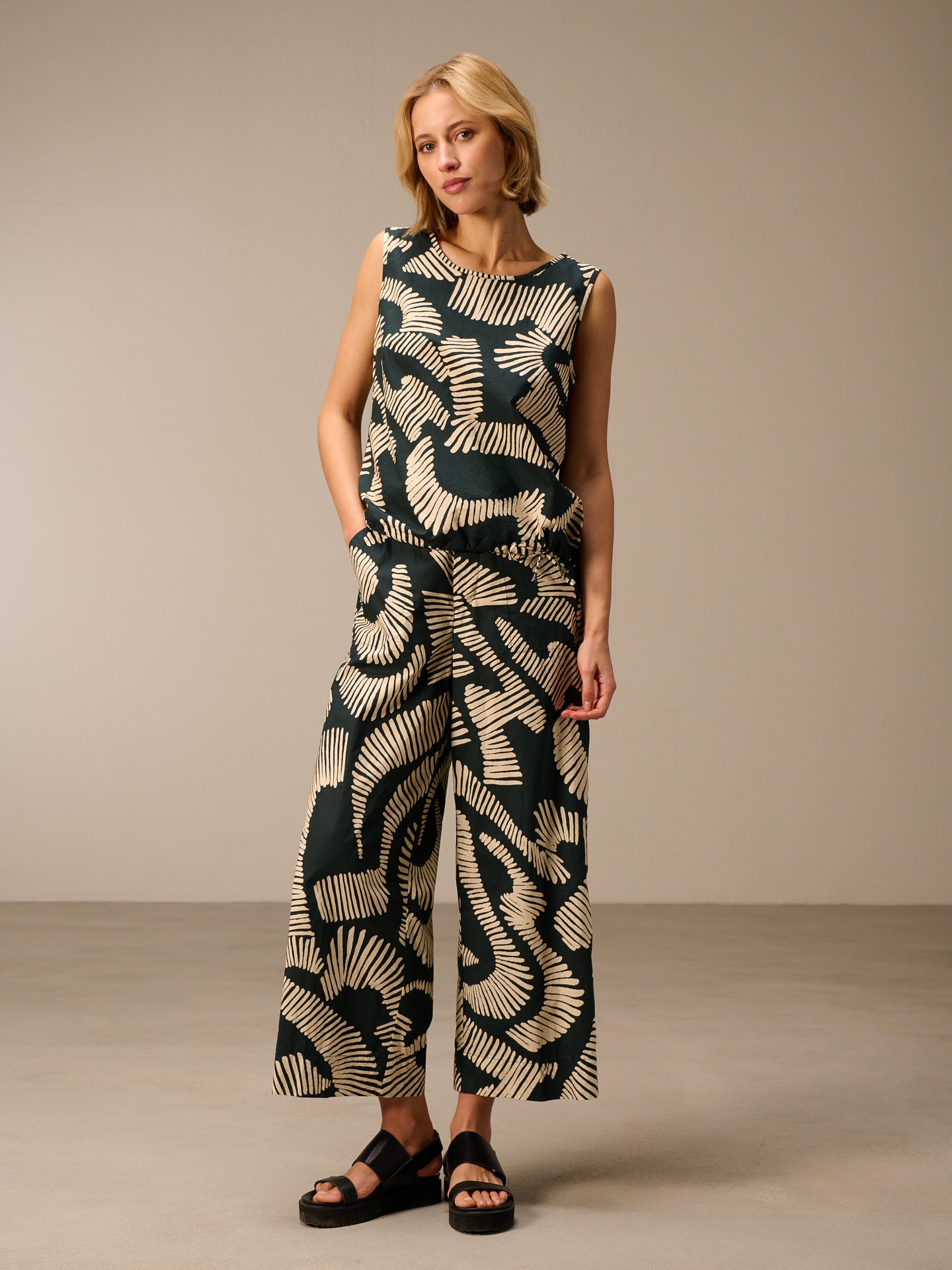 Printed pants