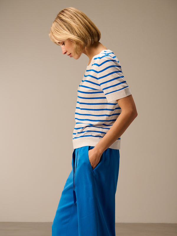 Knitted sweater with linen