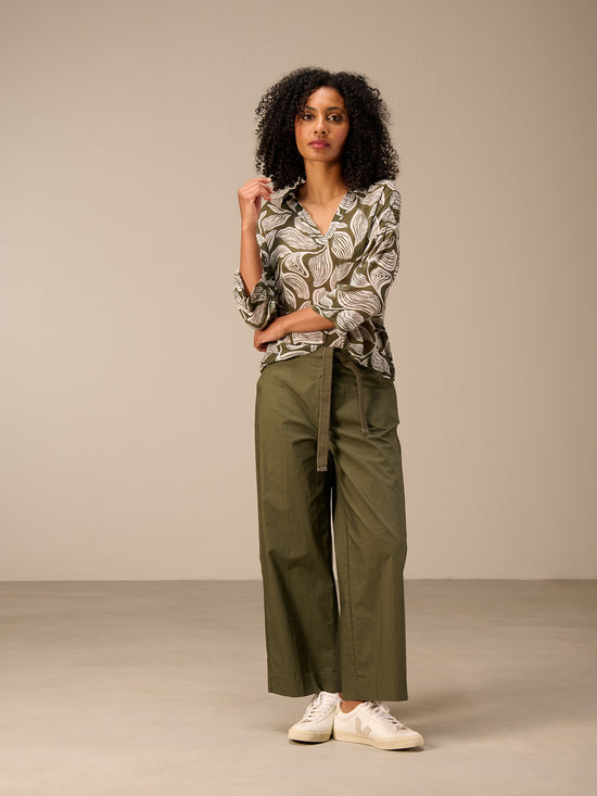 Wide-leg pants