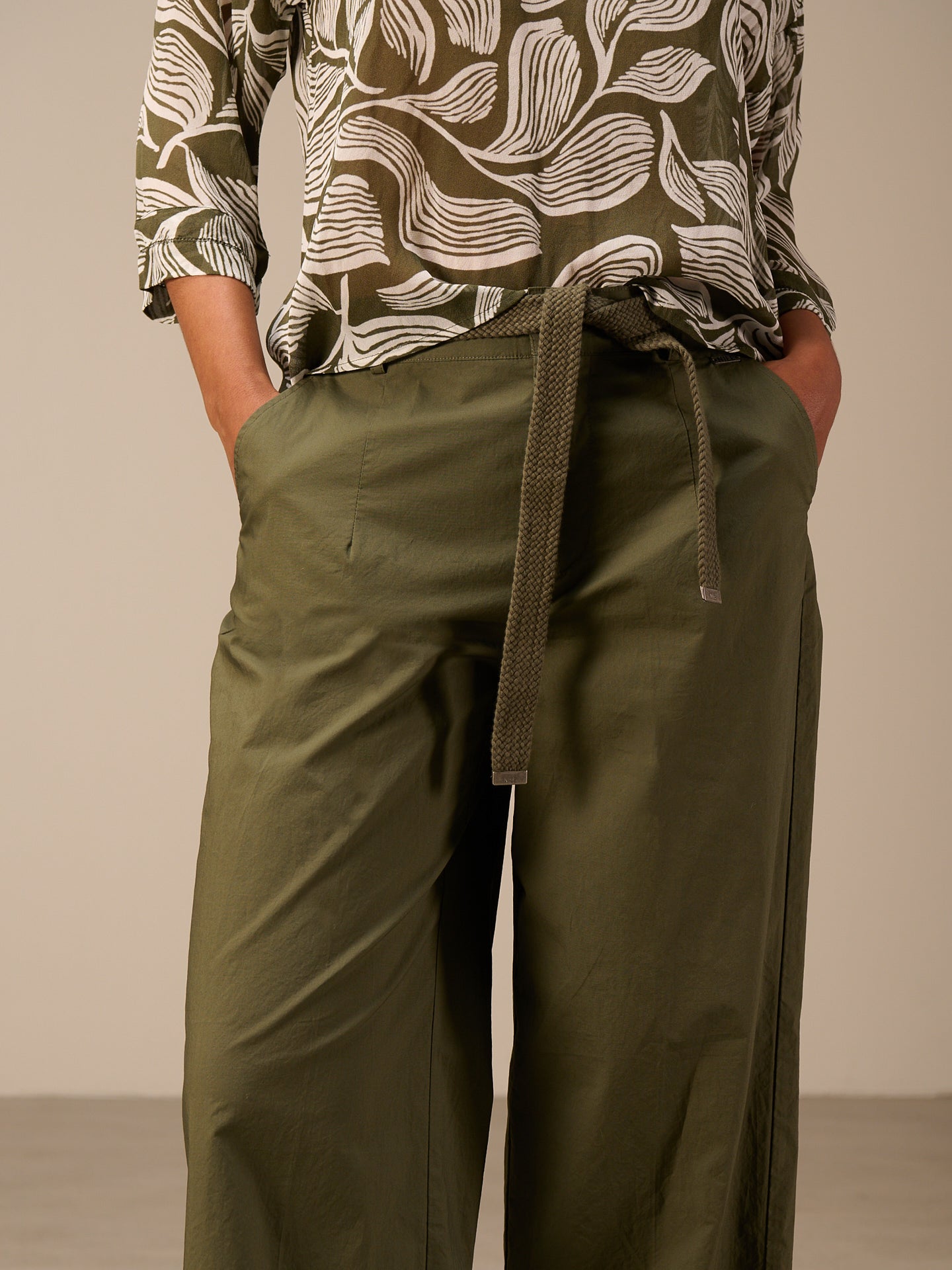 Wide-leg pants