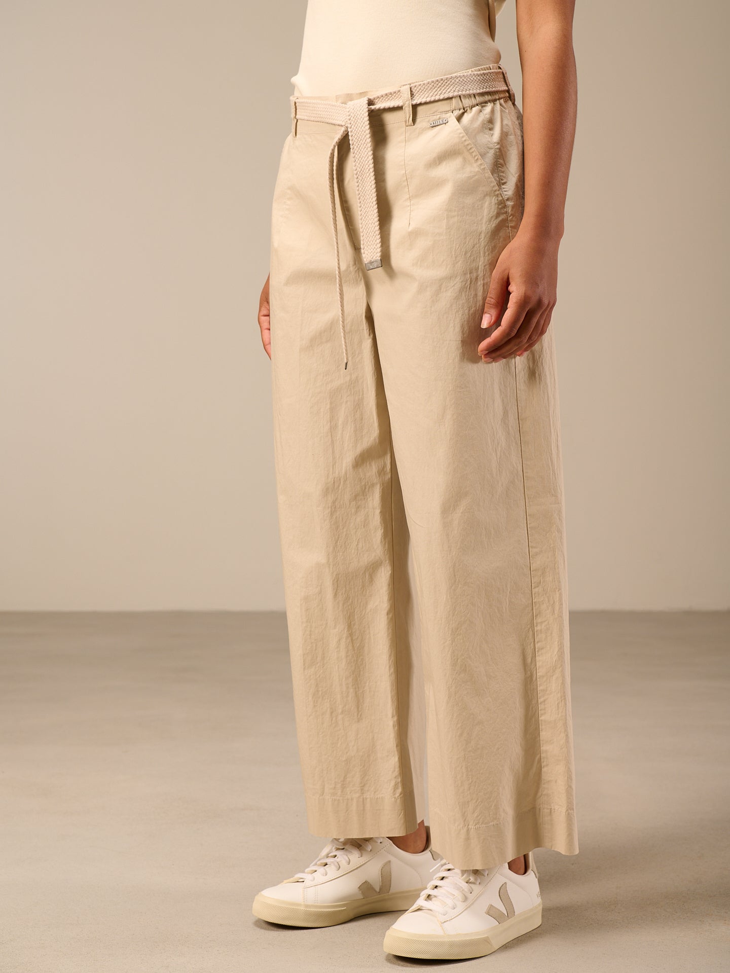 Wide-leg pants