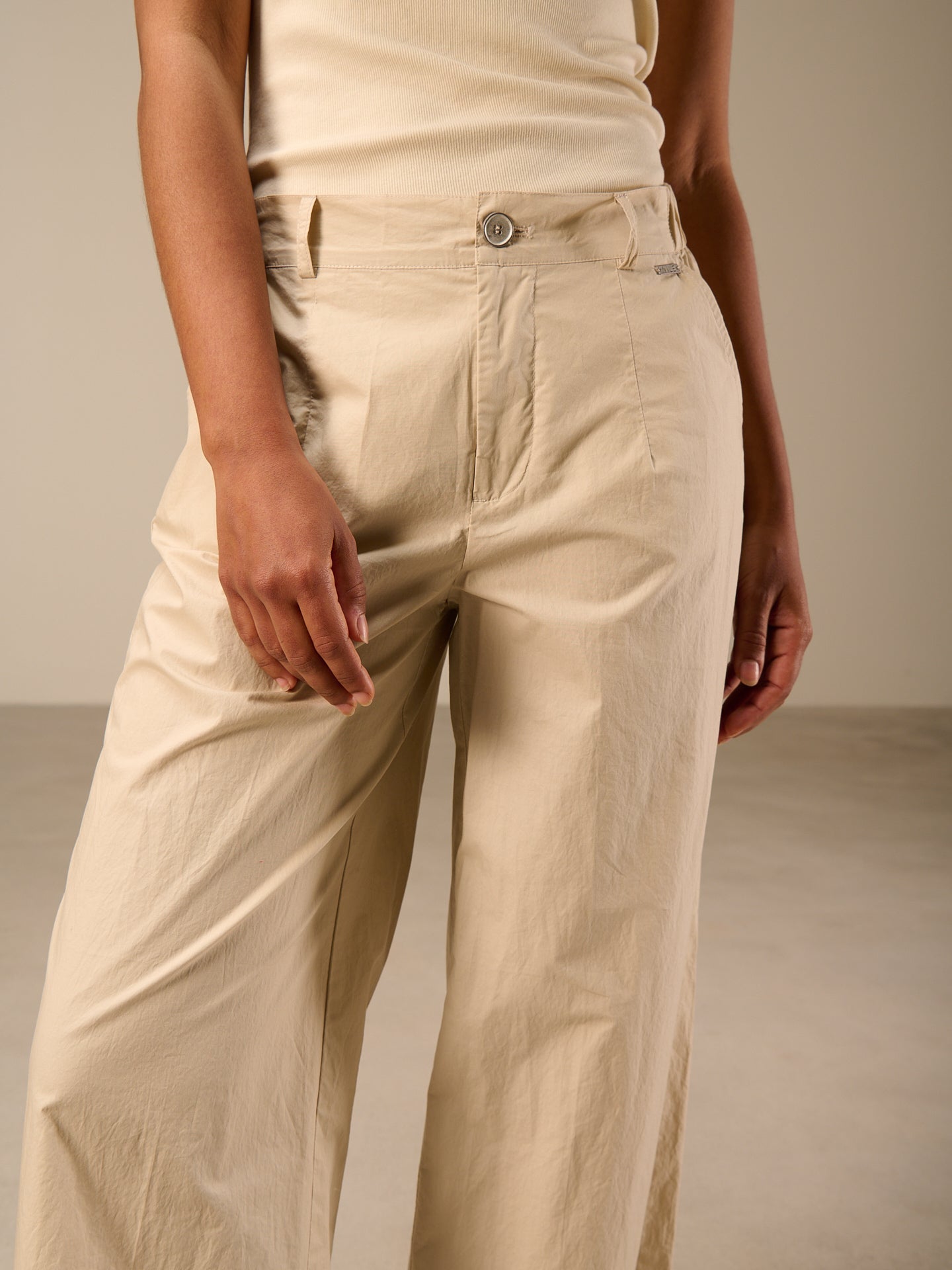 Wide-leg pants