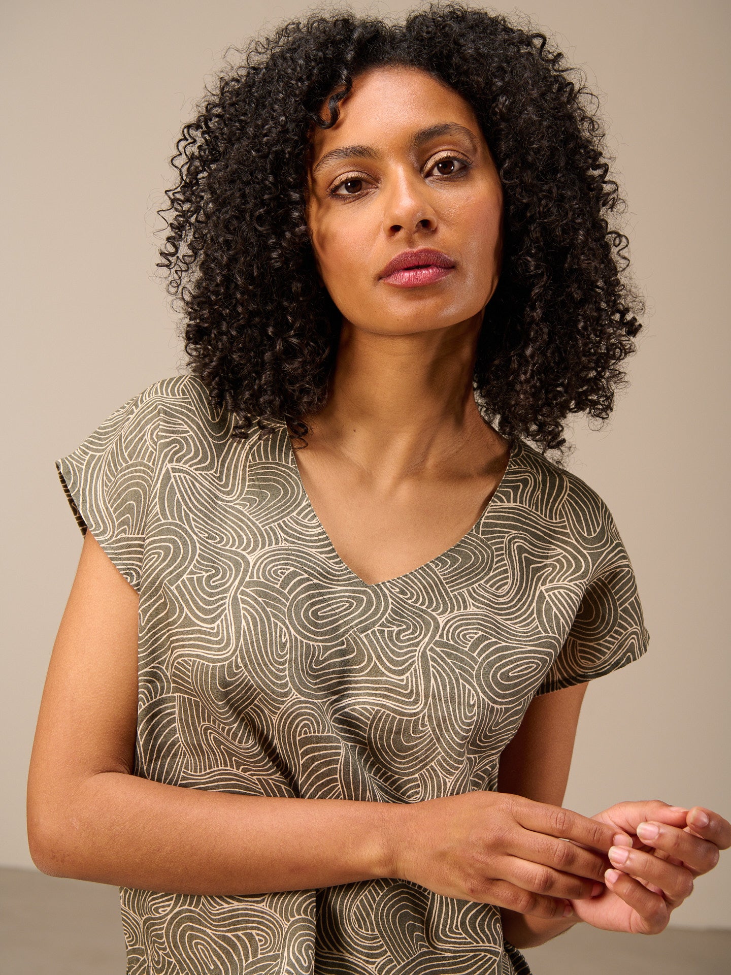 Short-sleeved blouse