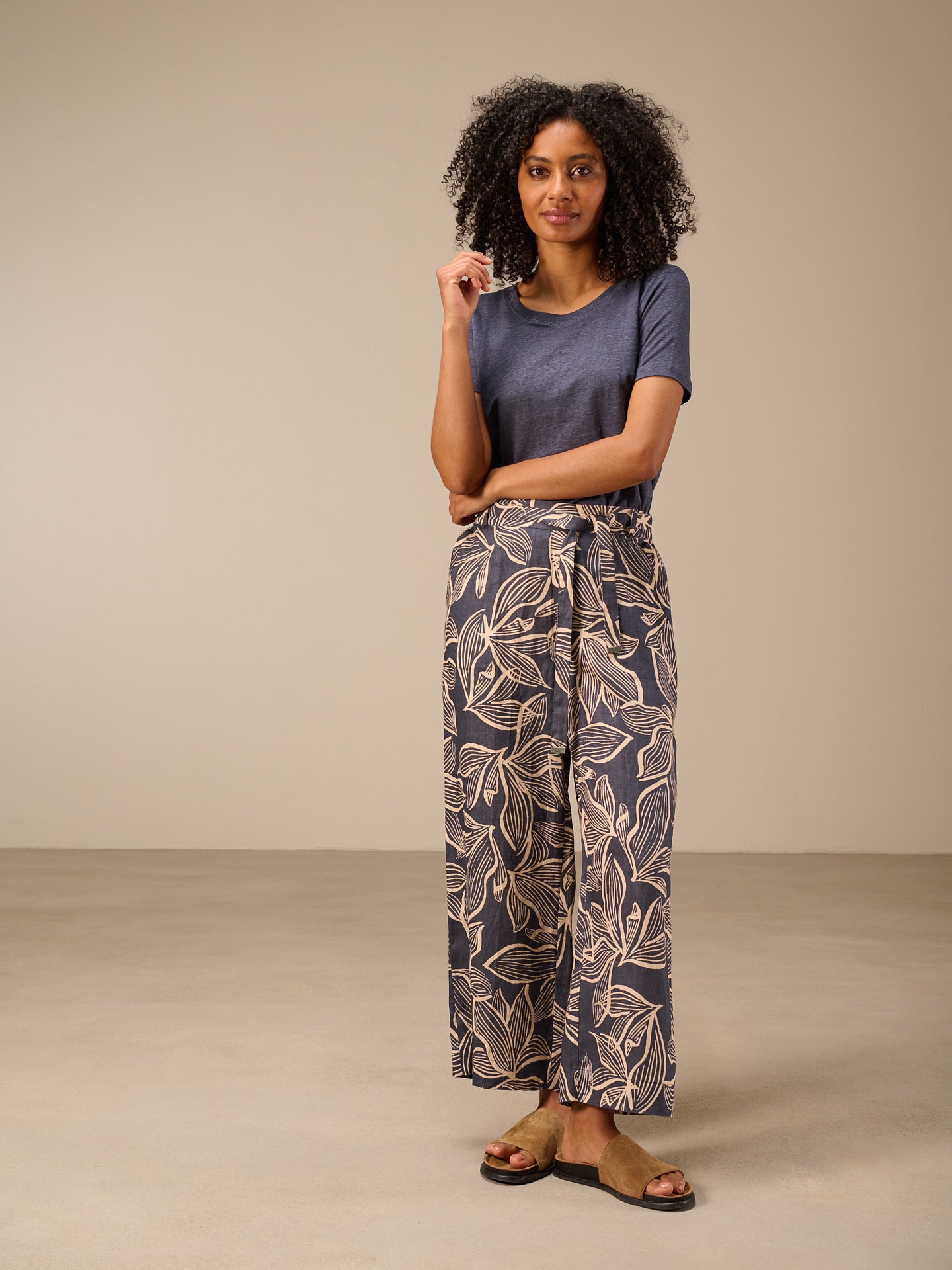 Wide-leg pants