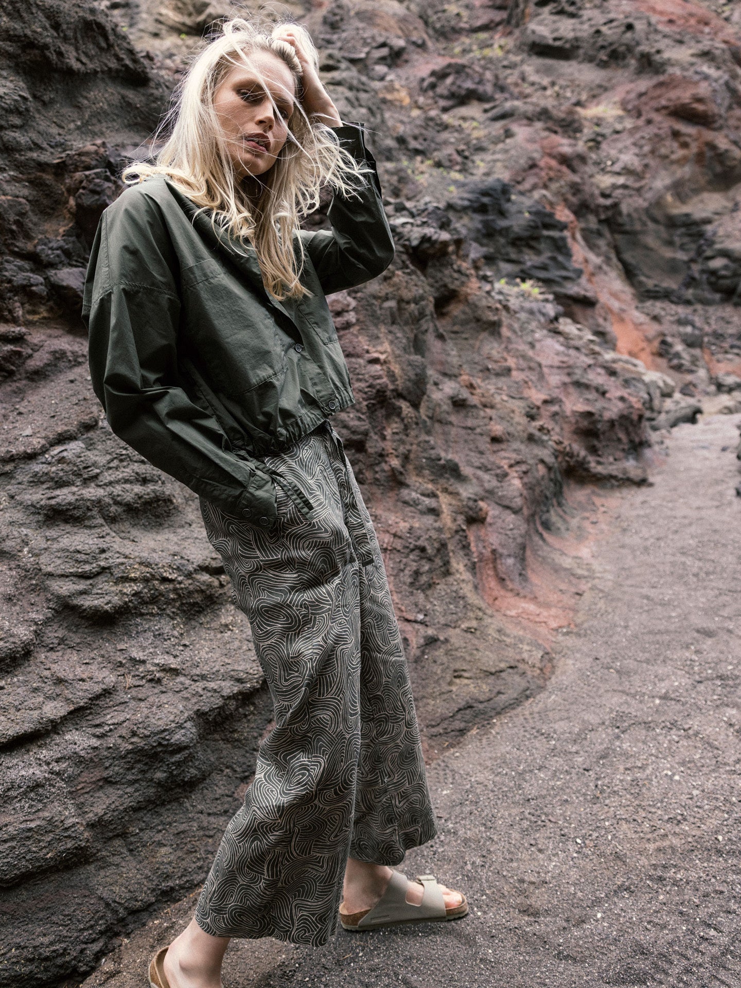 Wide-leg pants