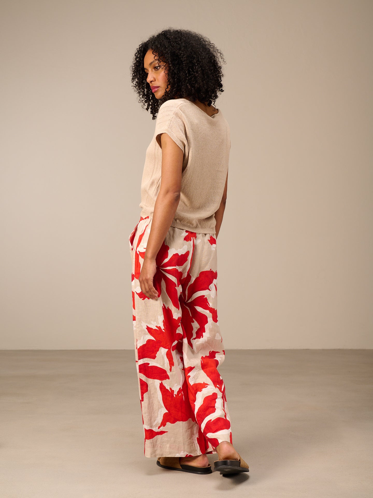 Wide-leg pants