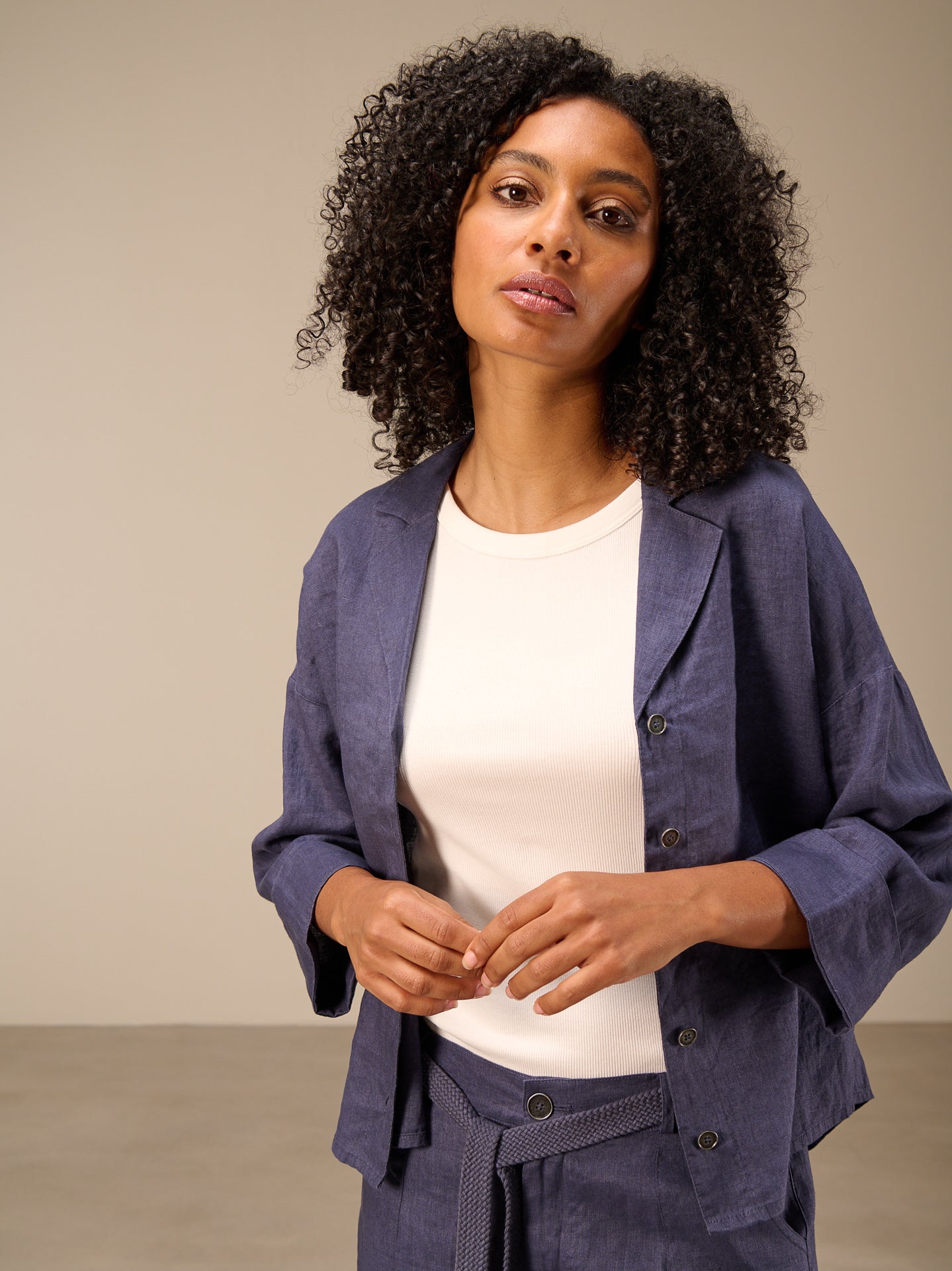 3/4-sleeved blouse