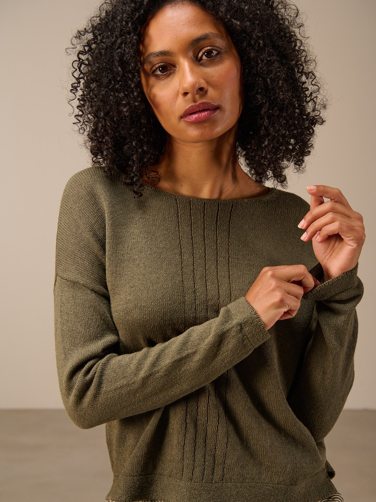 Knitted sweater with linen