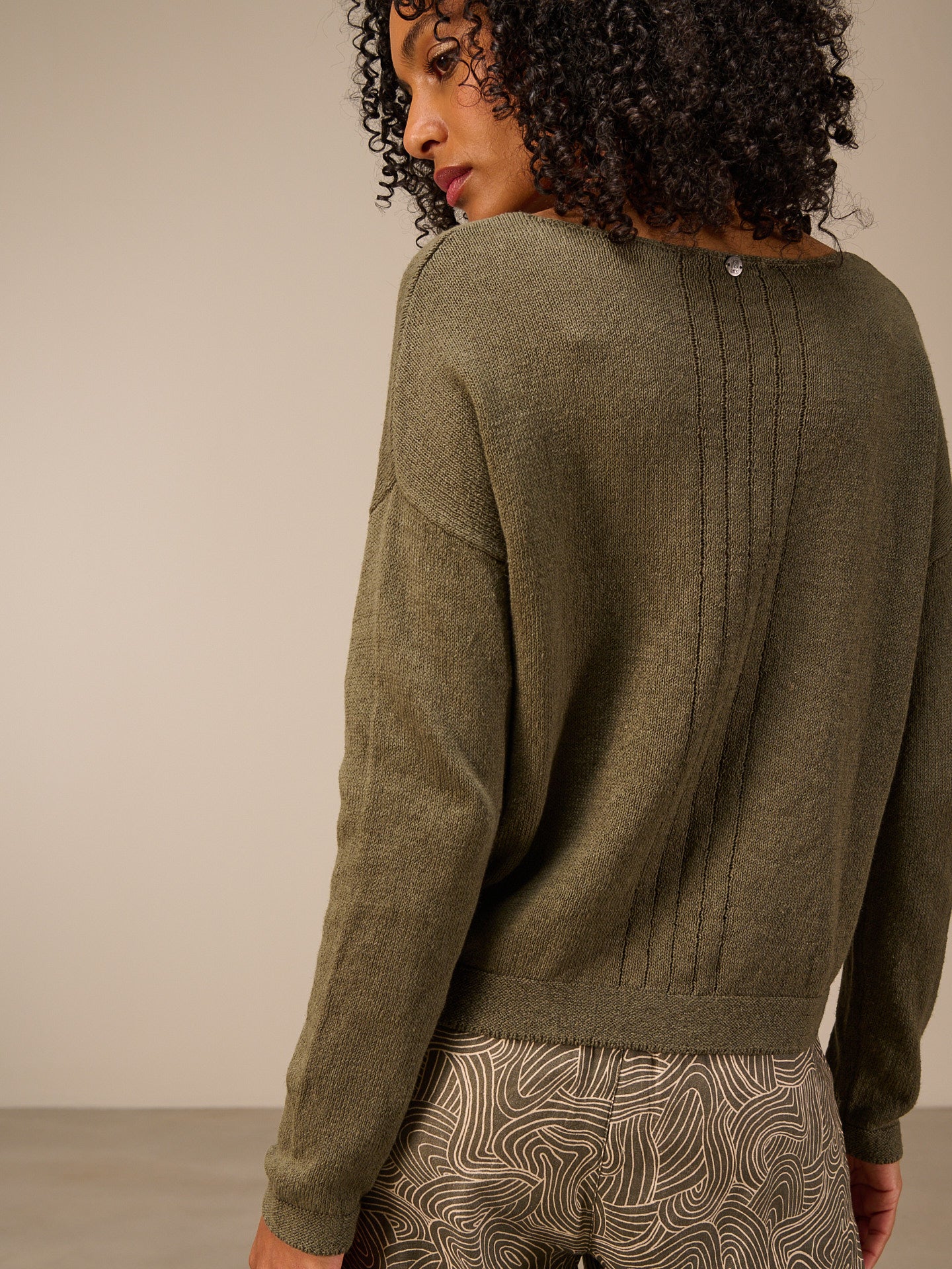 Knitted sweater with linen