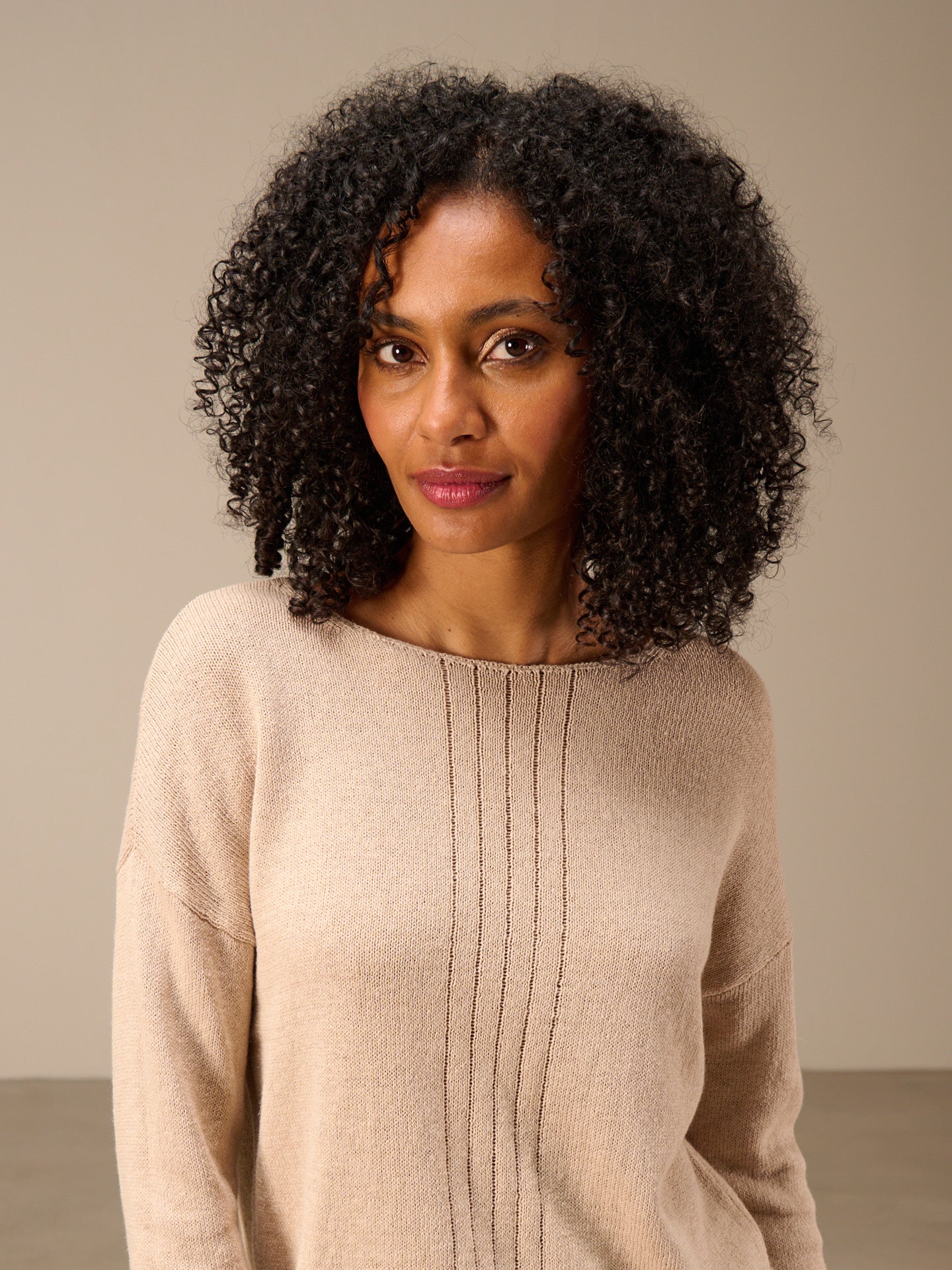 Knitted sweater with linen