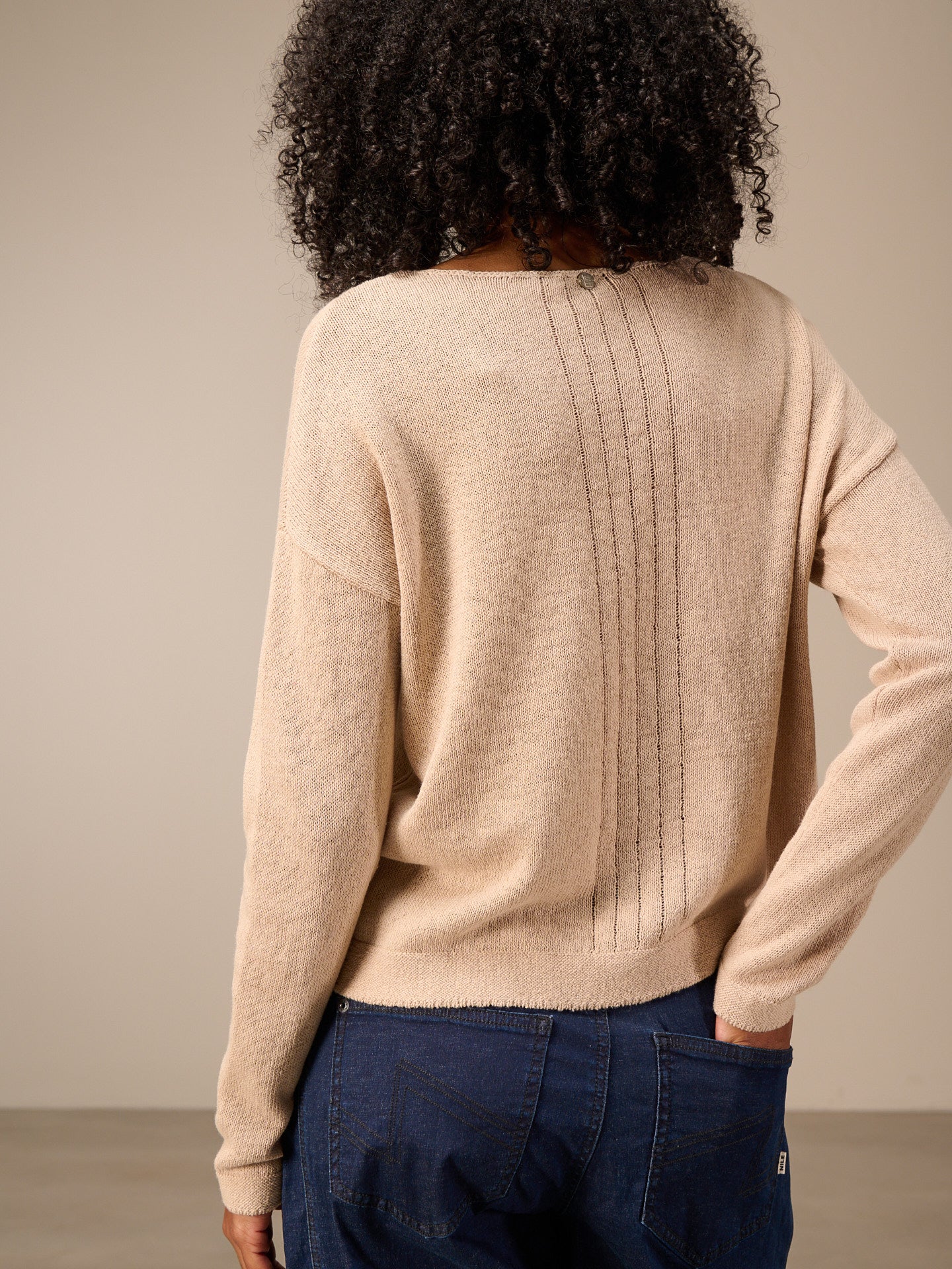 Knitted sweater with linen