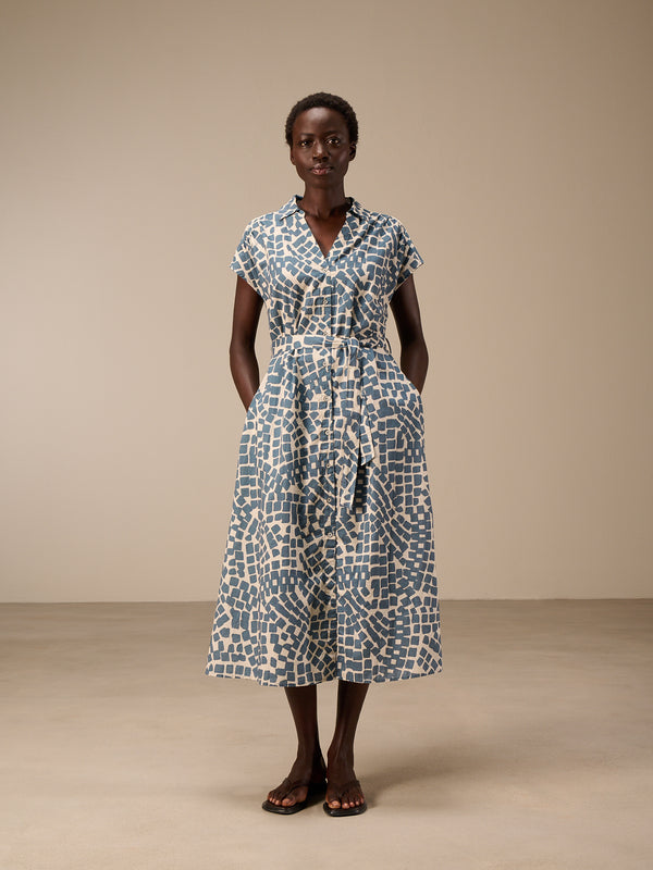 Dress with collar