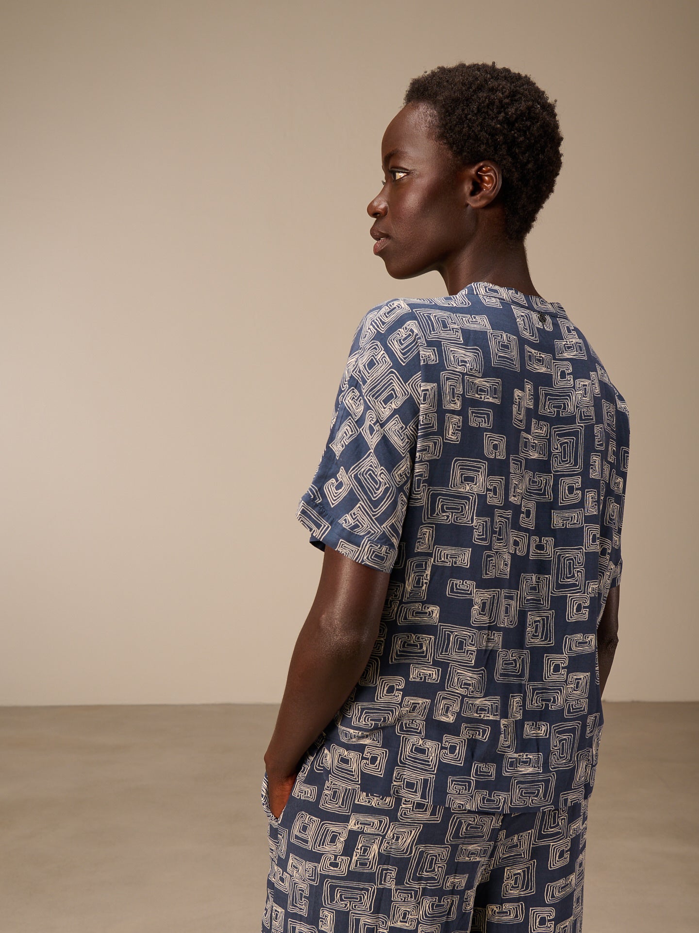Blouse with stand-up collar