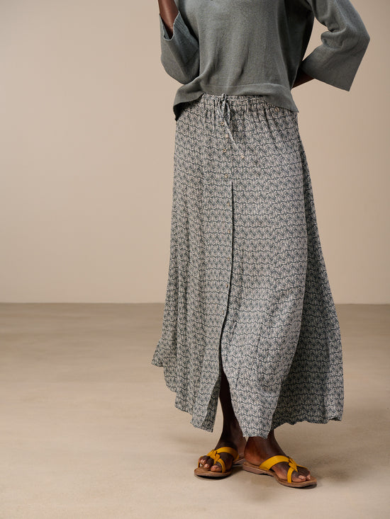 Button-up skirt