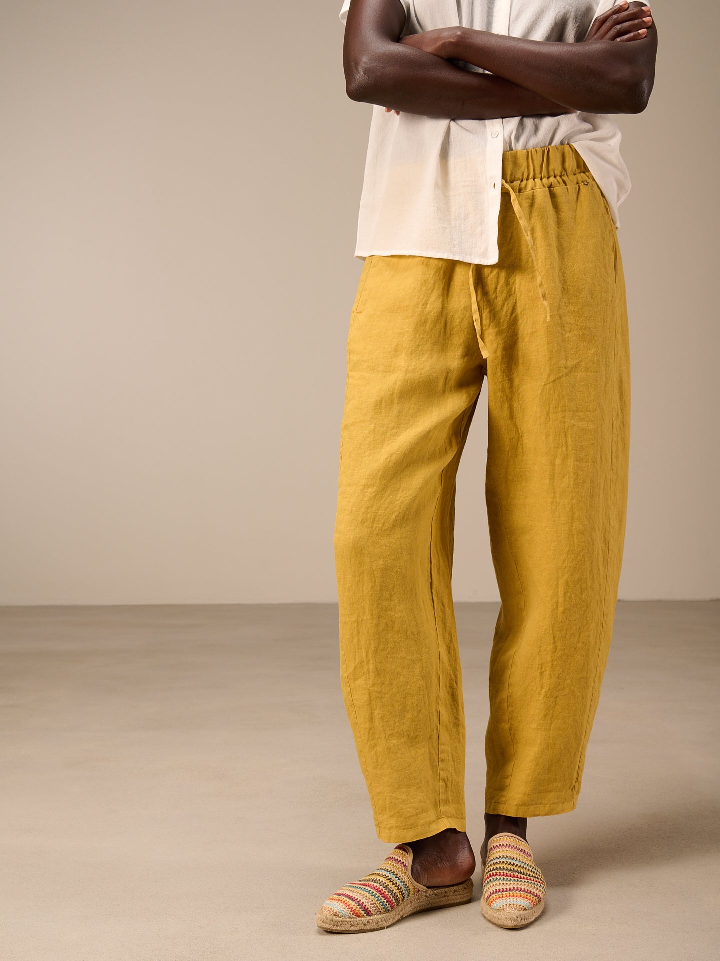 Pants with belt