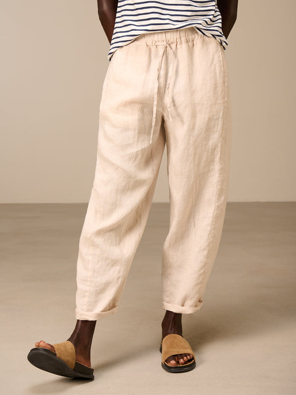 Pants with belt