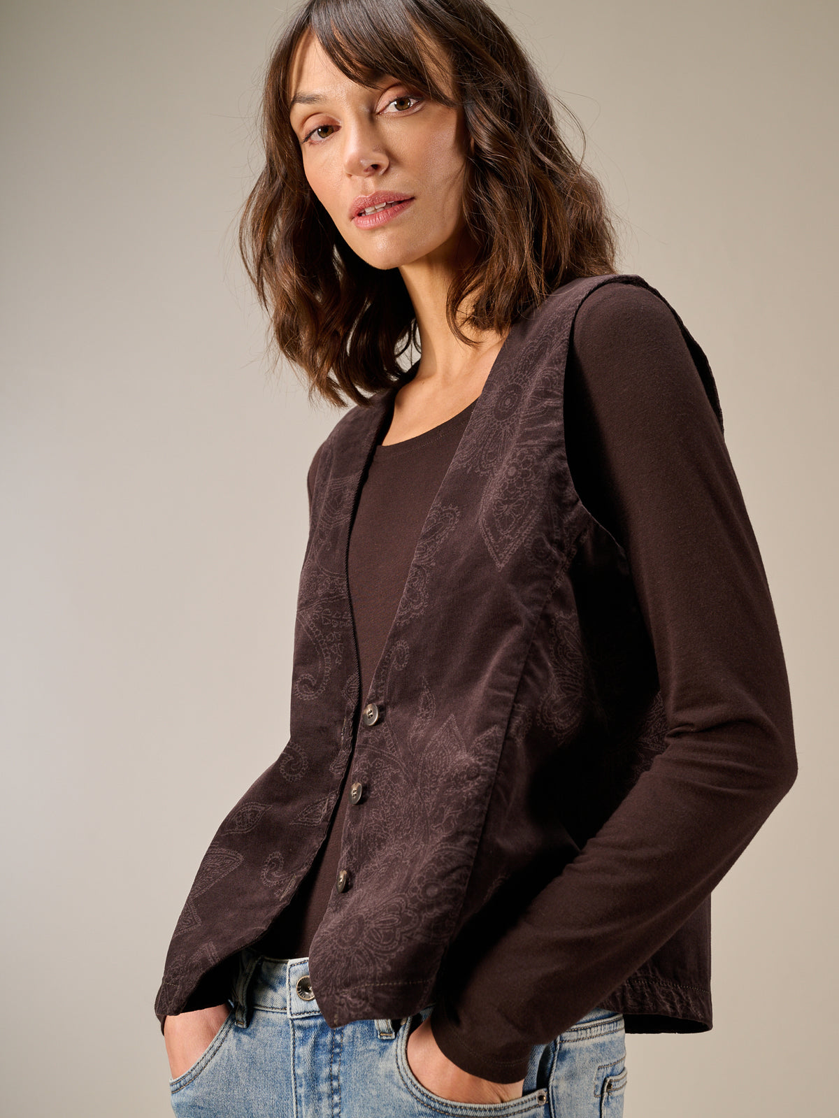 Button-up vest