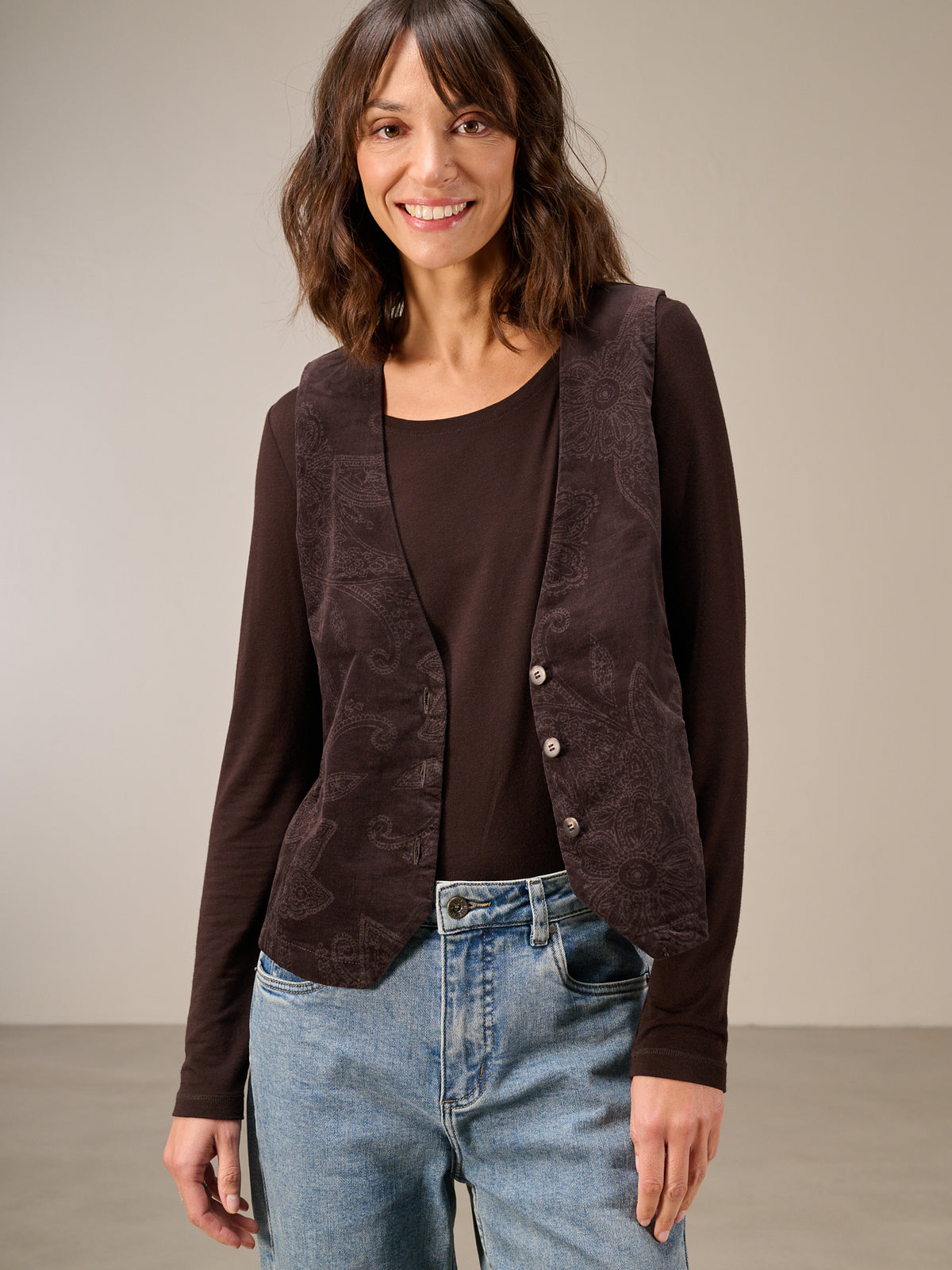 Button-up vest