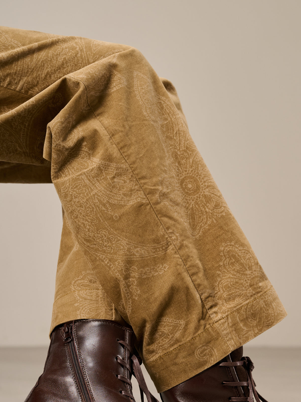 Straight-leg trousers