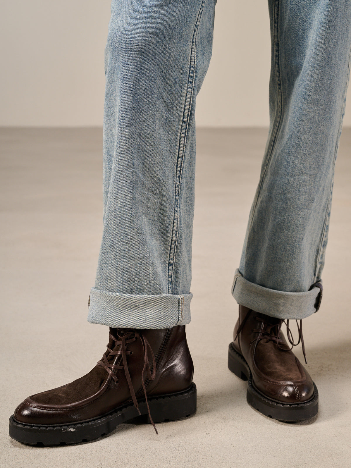 Straight-leg jeans