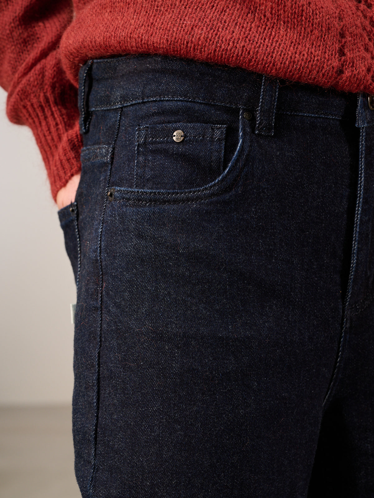 Straight-leg jeans