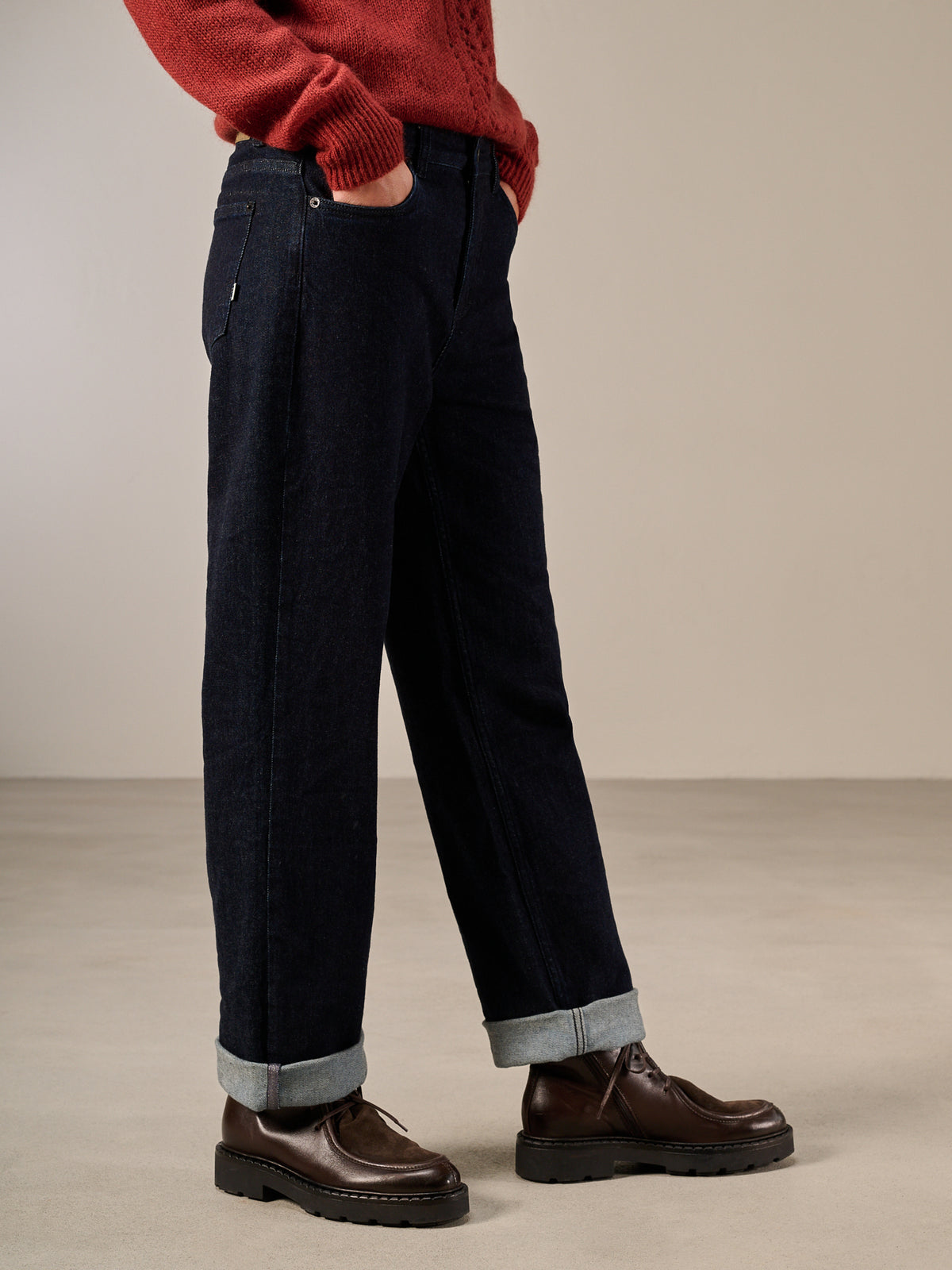 Straight-leg jeans