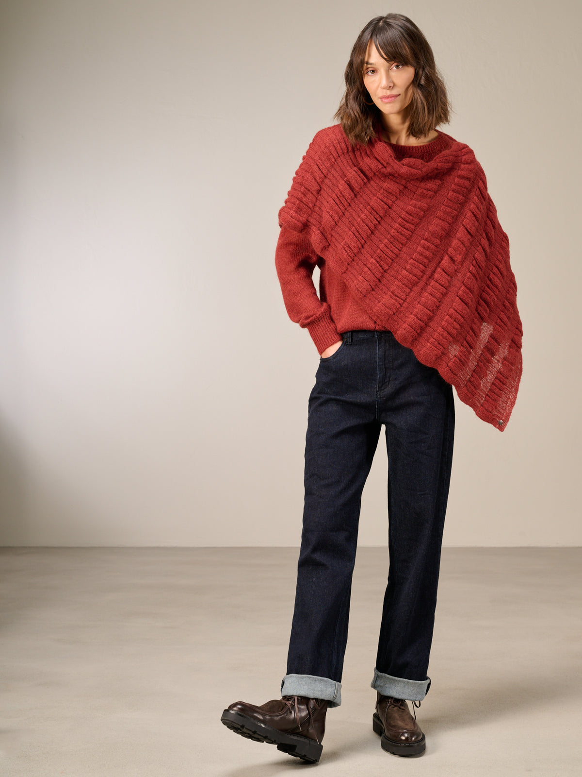 Straight-leg jeans