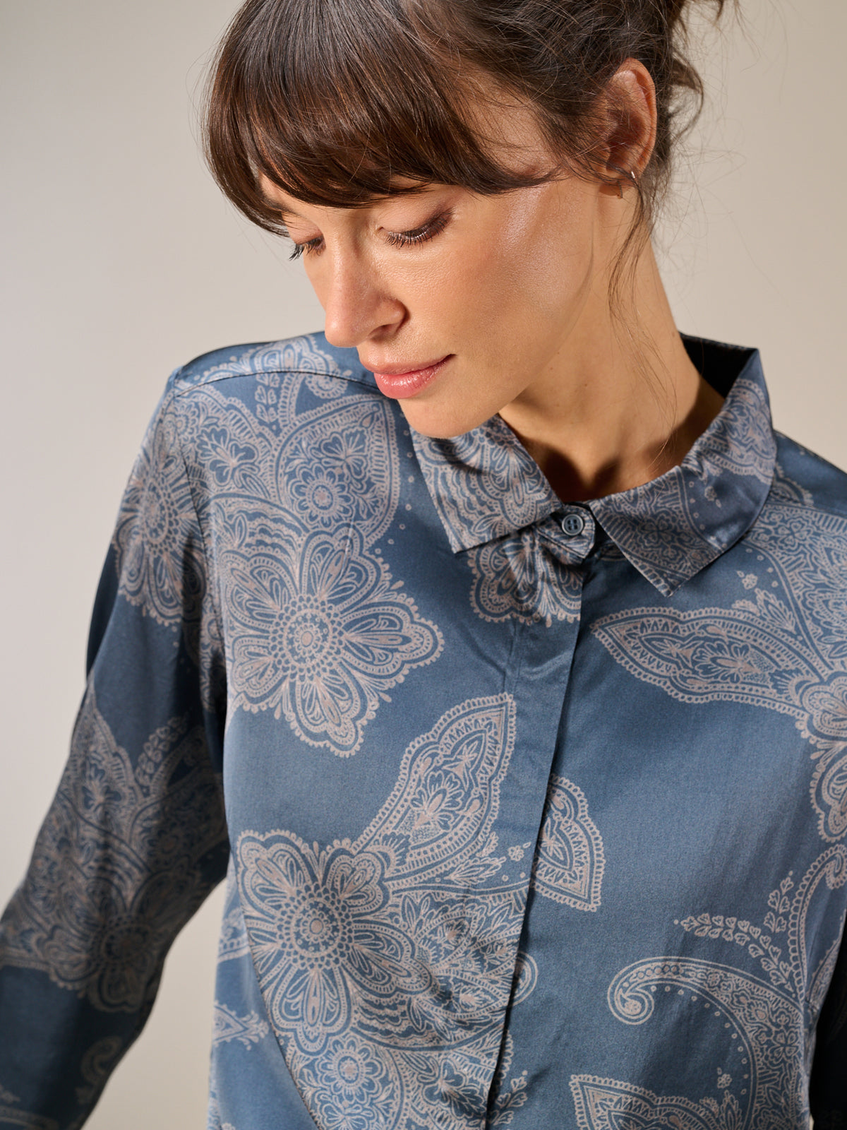 Blusa a maniche lunghe