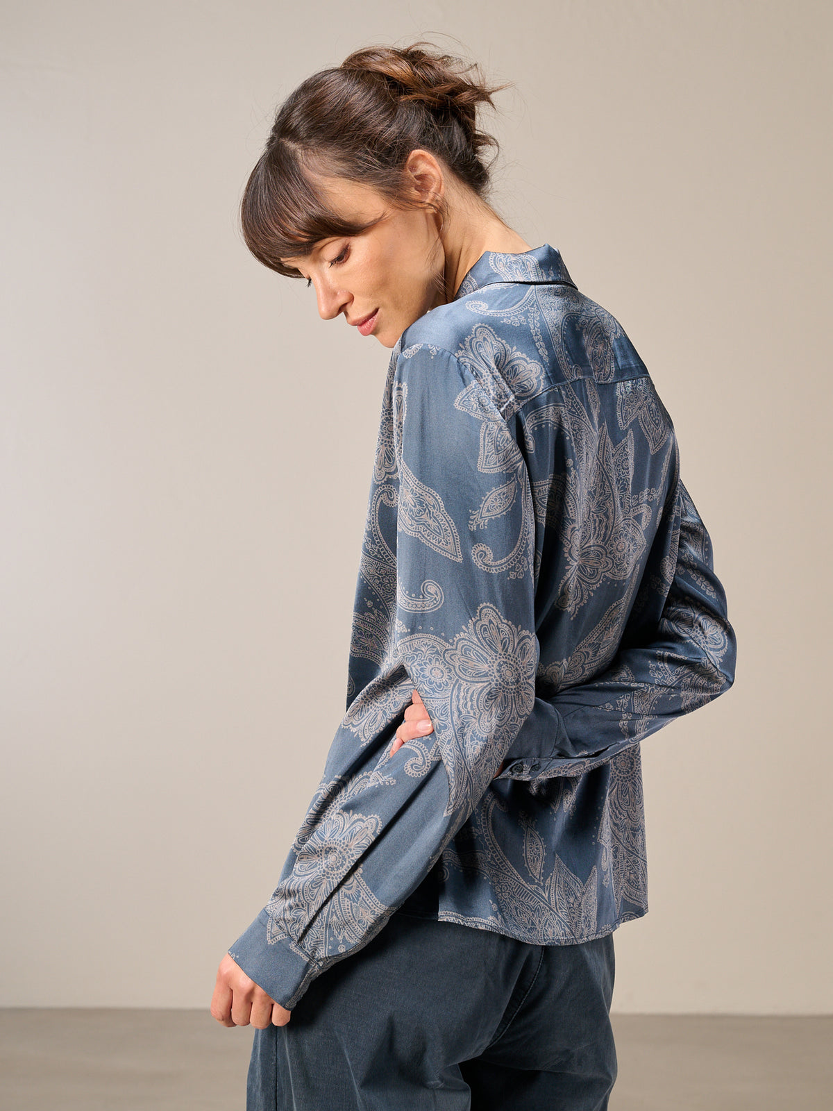 Blusa a maniche lunghe