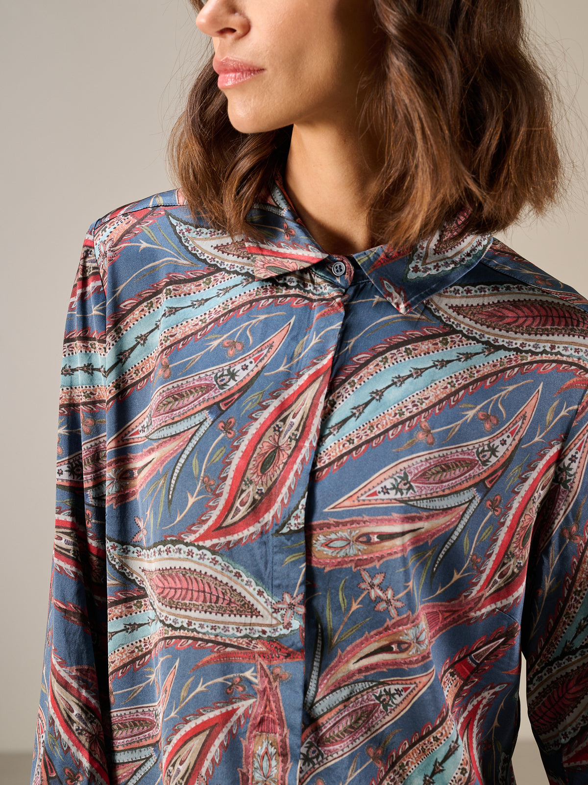 Blusa a maniche lunghe