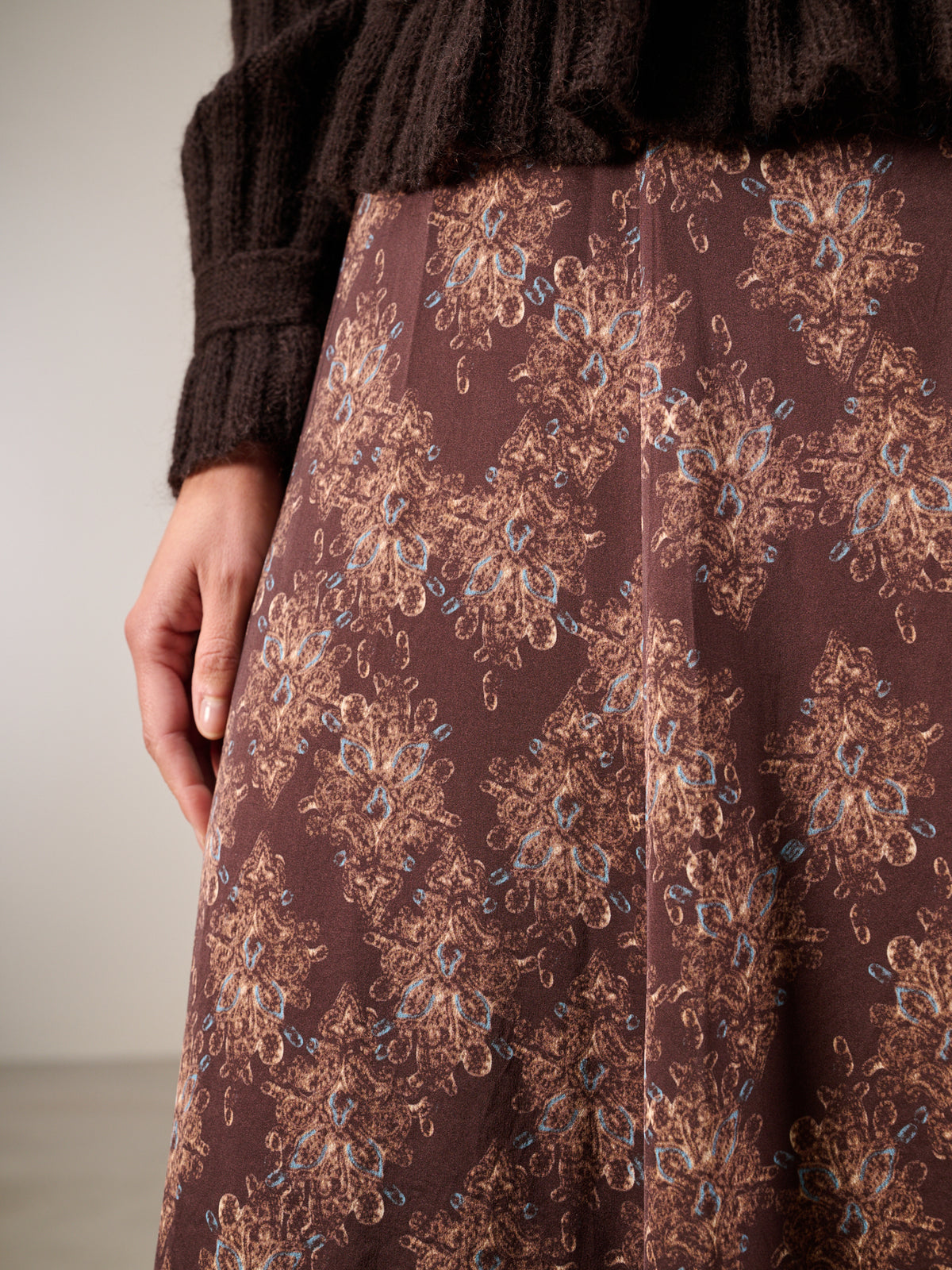Skirt with elastic waistband
