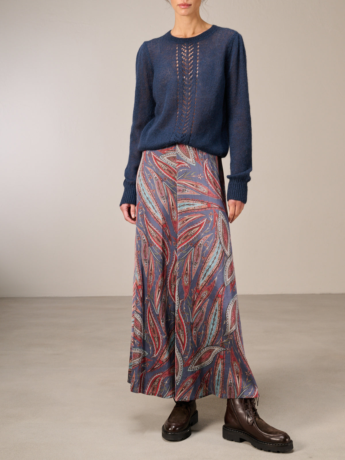 Skirt with elastic waistband