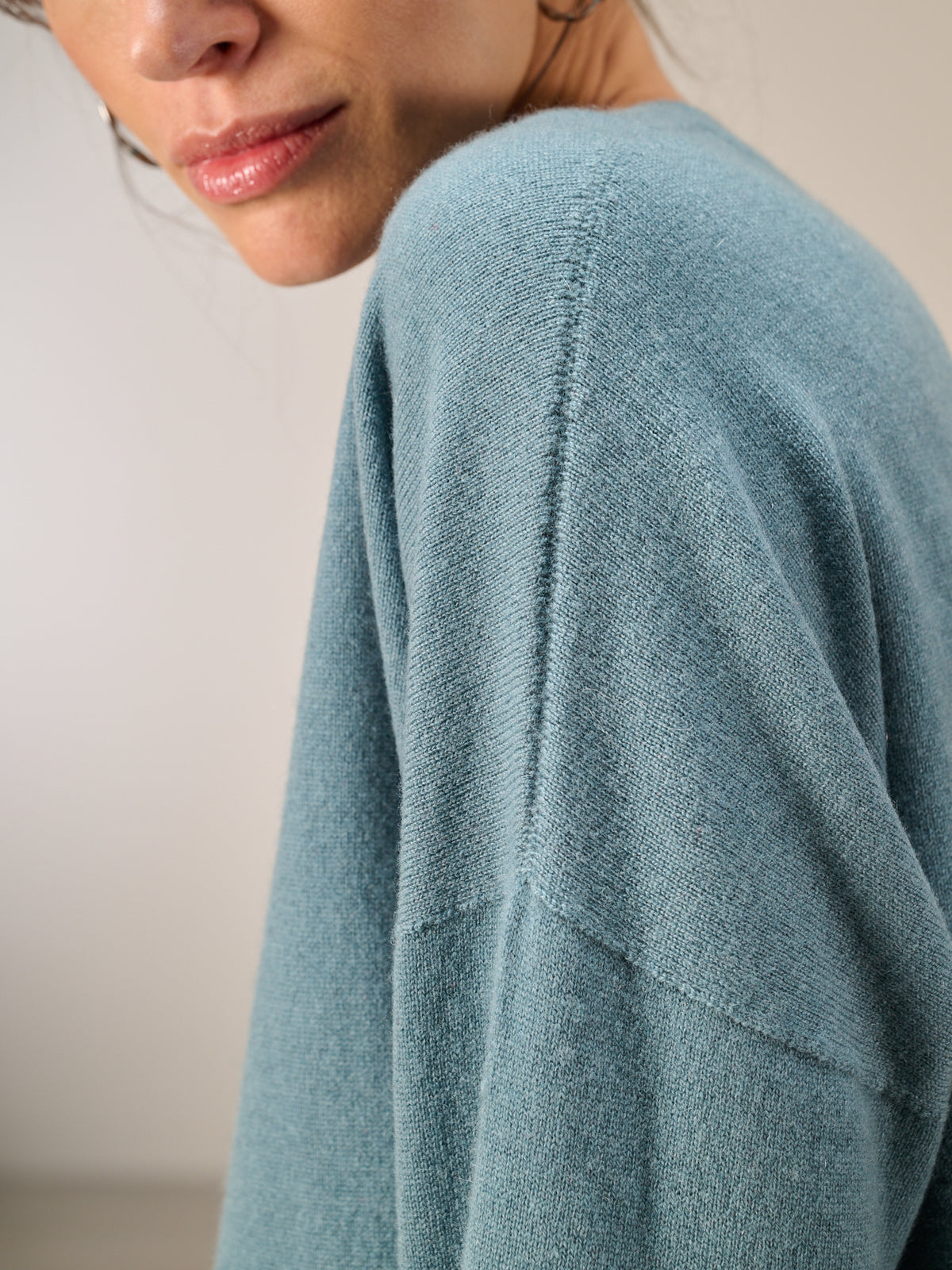 Knitted sweater with cashmere