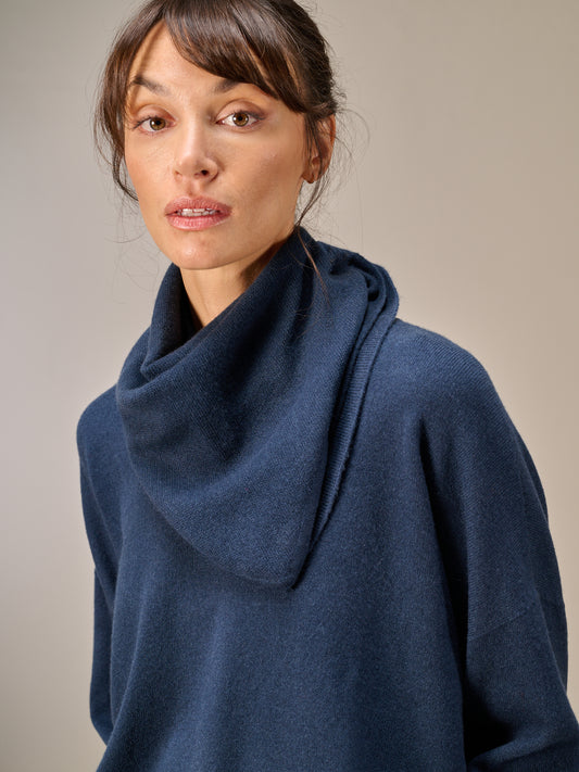 Triangle scarf