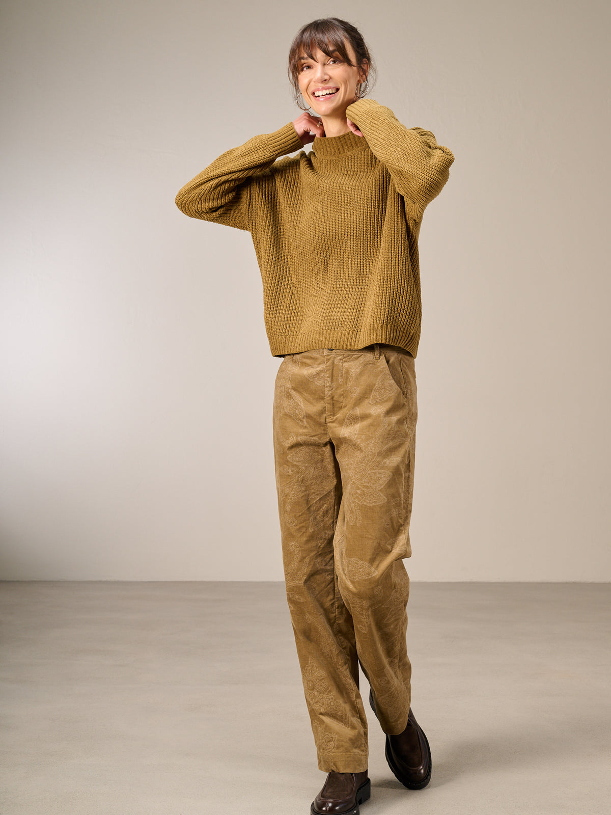 Sweater with stand-up collar