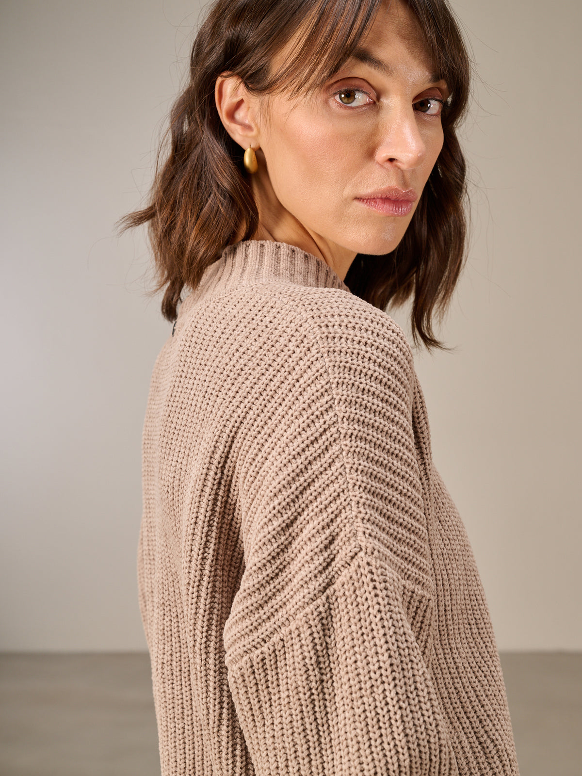 Sweater with stand-up collar