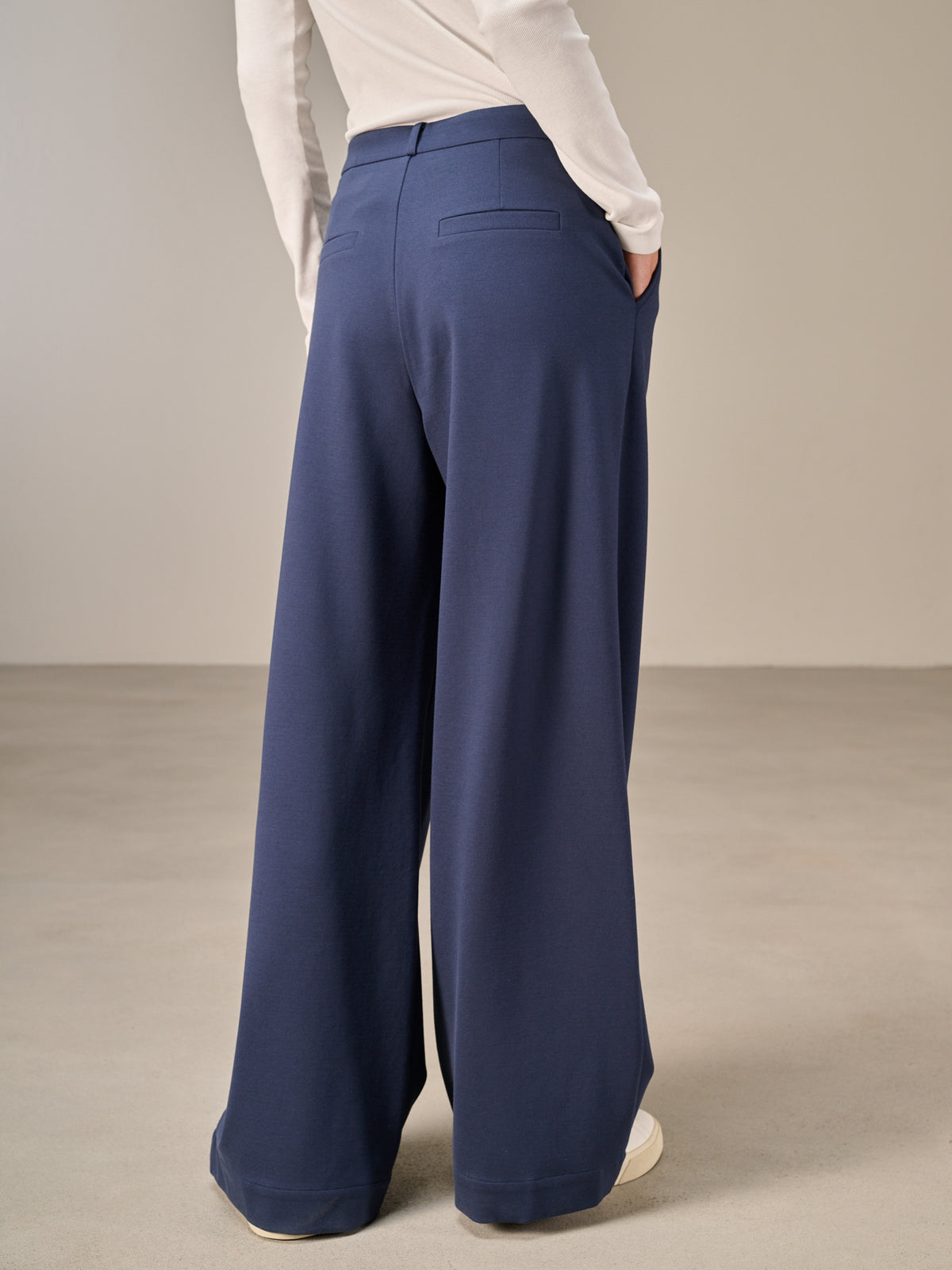 Wide-leg pants