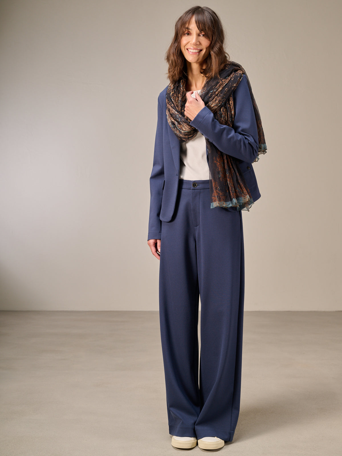 Wide-leg pants